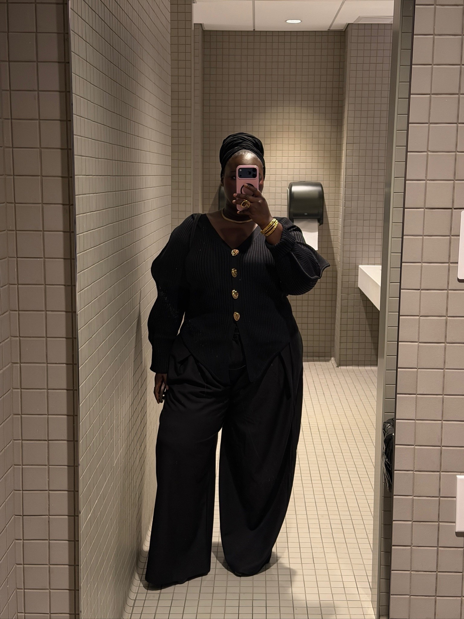 This all black outfit look is too good🤩 
I love the way the sleeves create such a unique look to the outfit! 

#LTKTall #LTKPlusSize #LTKootd