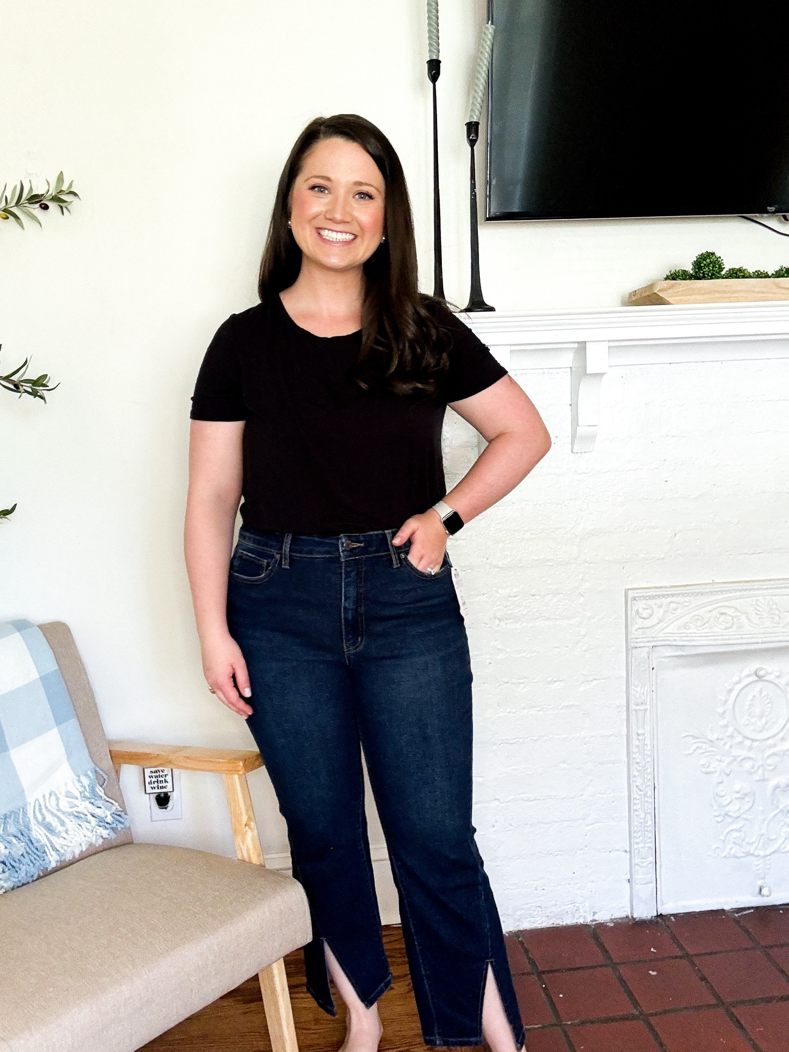 Cropped flare jeans with slit 