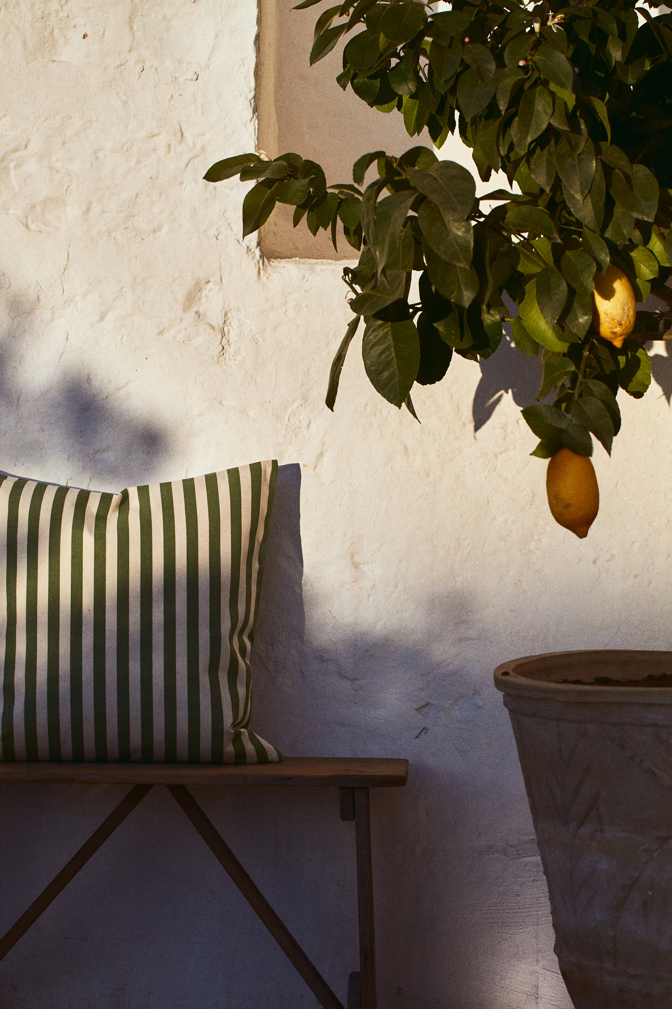 Outdoor Cushion Cover | H&M (US + CA)