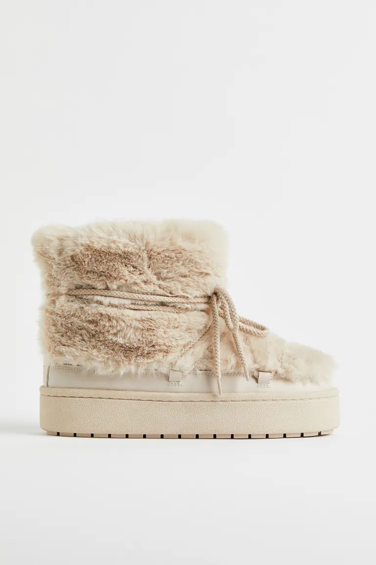 Laced Padded Boots | H&M (US + CA)