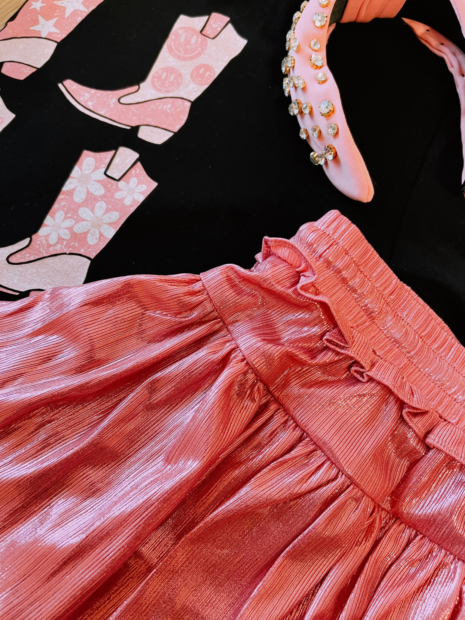 tee & skort from the white hangar boutique! 

use code COURTNEY20 for $$$ off! 