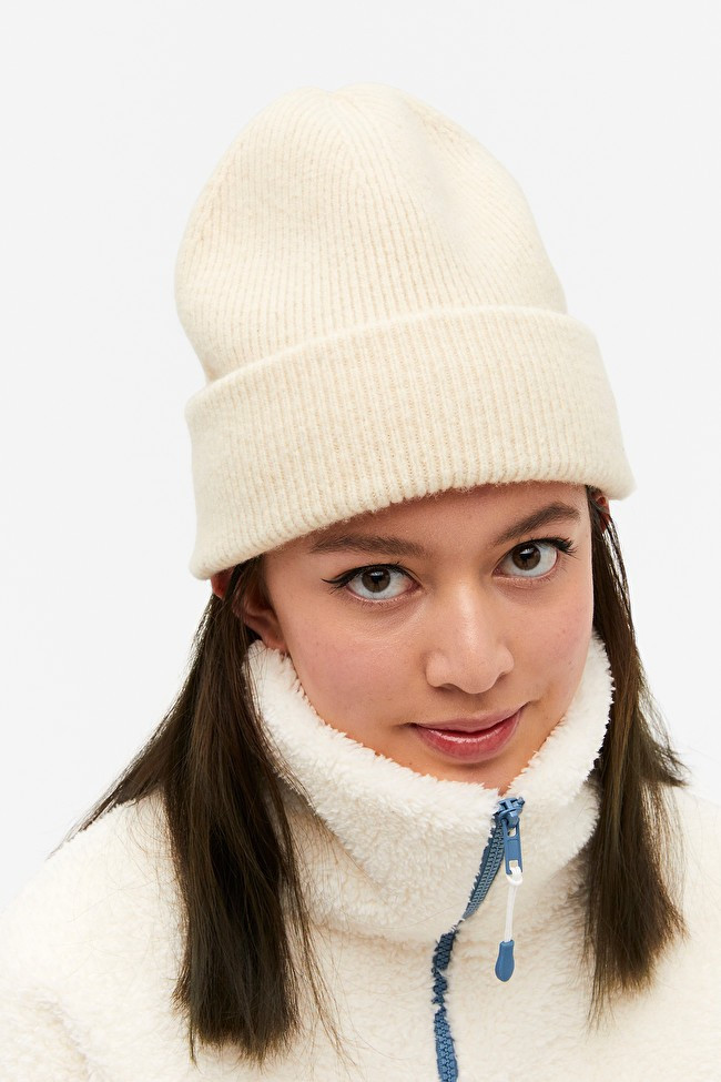 Soft knit beanie | Monki