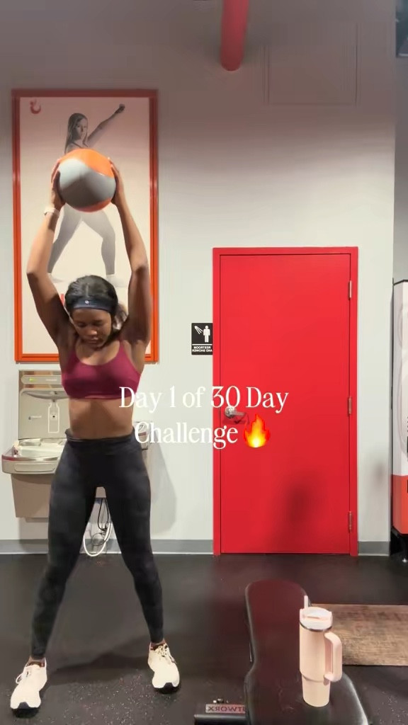 MY FAVORITE WORK OUT OUTFIT ALL FROM LULULEMON 

#LTKActive #LTKFitness