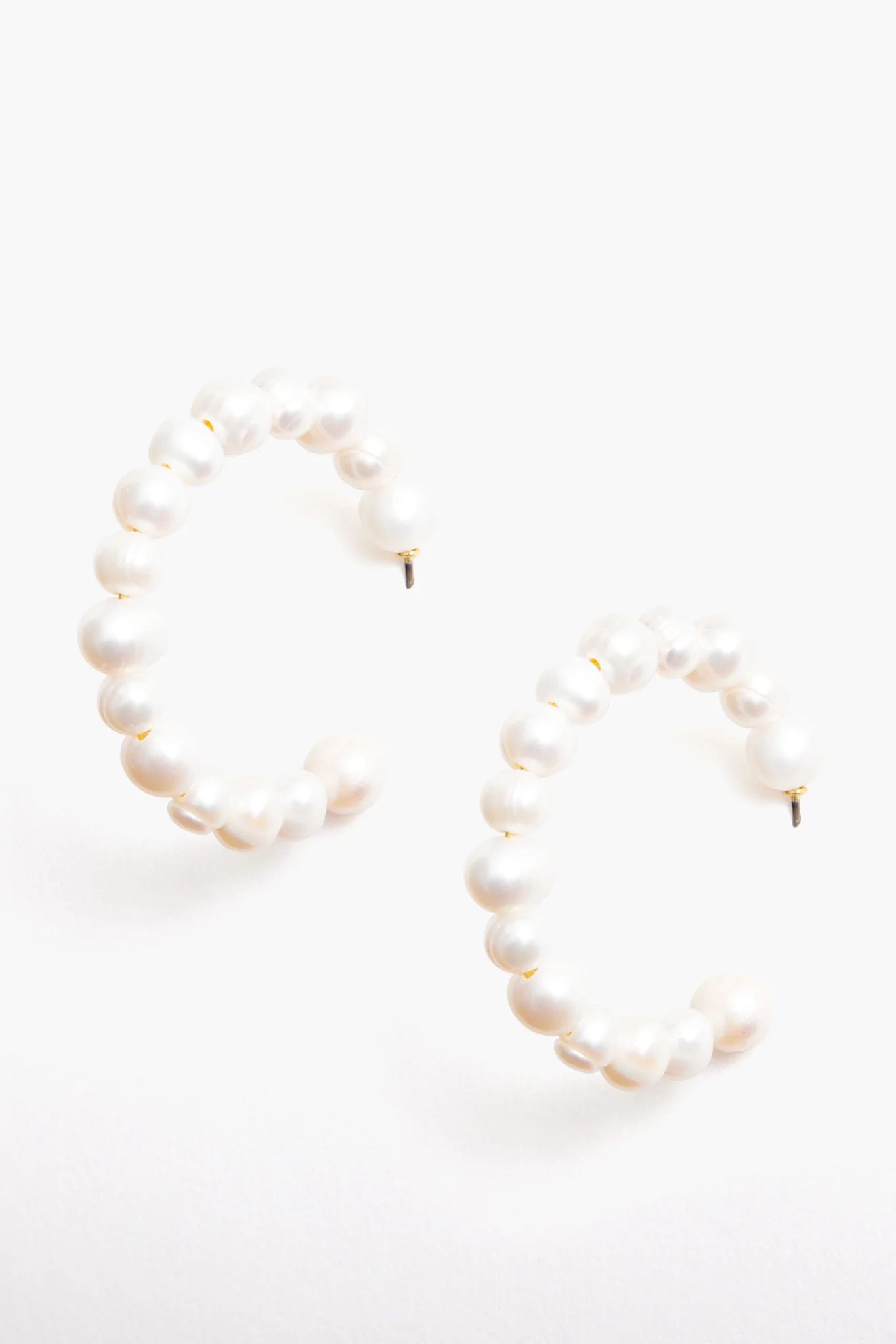 Large Pearl Hoop Earrings | Tuckernuck (US)