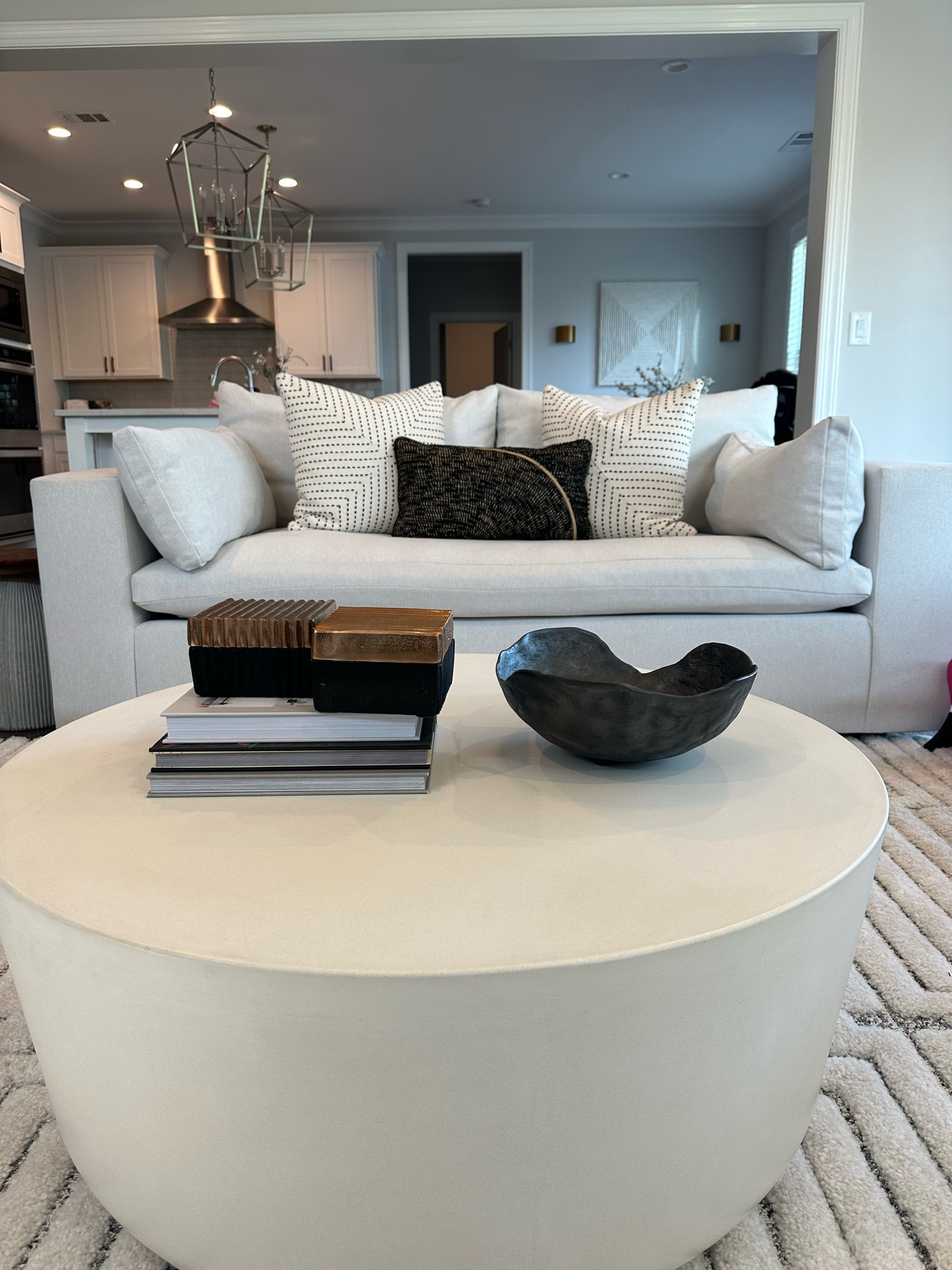 Living room decor
Neutral living room
Harmony modular sofa
Harmony sectional
West elm couch
CB2 coffee table