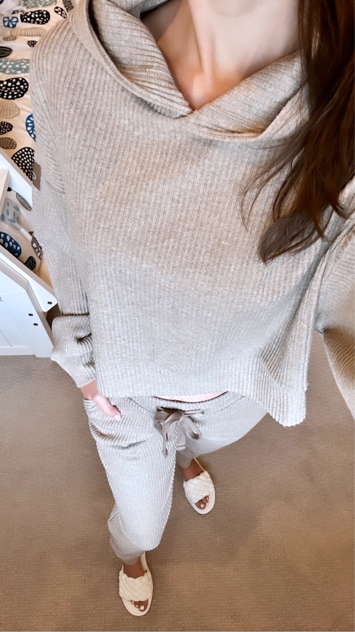 Alo Muse Sweatshirt & sweatpants 

Lounge set, athleisure, comfy outfit, travel outfit

#LTKtravel #LTKFind #LTKunder100