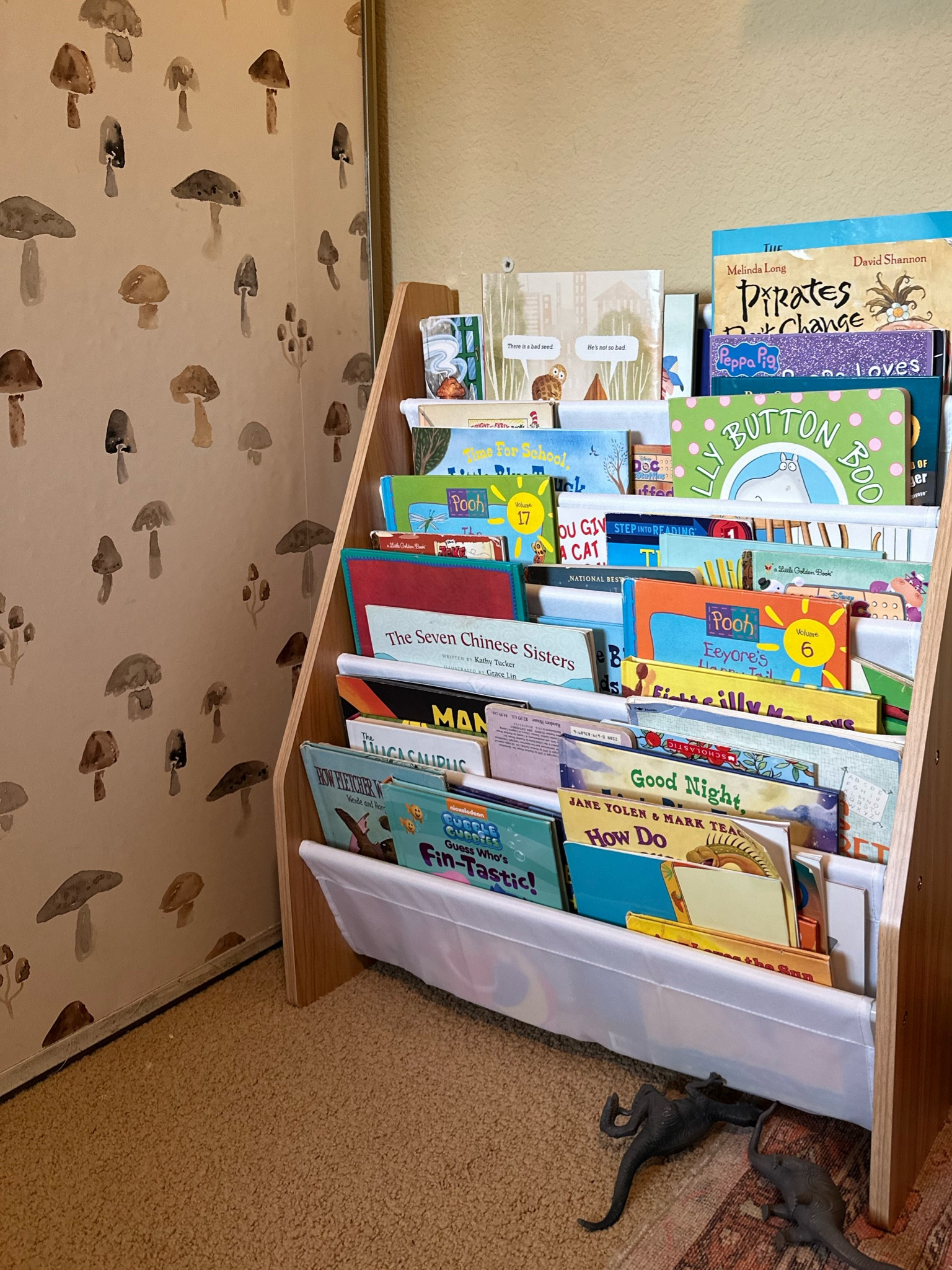 Cutest bookshelf! Super easy to put together! 

#LTKfamily #LTKkids #LTKhome