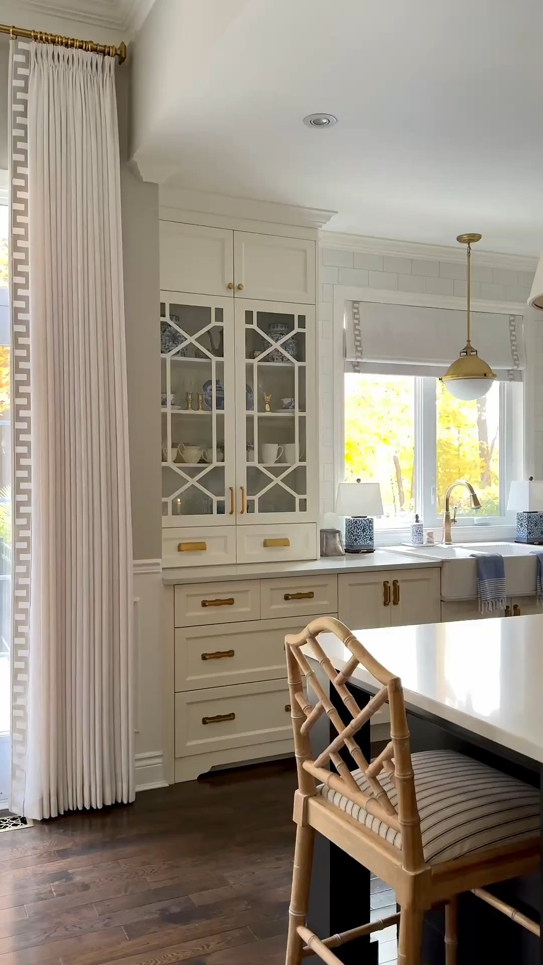 From last year!! Our kitchen in fall mode with these gorgeous motorized shades! We chose the same trim detailing as our living room drapes for a chic, cohesive look and couldn’t love them more. Custom windows that are affordable luxe and so chic!

Here are the details:

Name: Liz Linen
Color: Beige White 1908-1
Inside mount
Motorized
Liner: Room Darkening
Large window: 52x53.125” X 1
Small windows: 22x53.125” X 2
Trim: D21

#LTKSeasonal #LTKHome