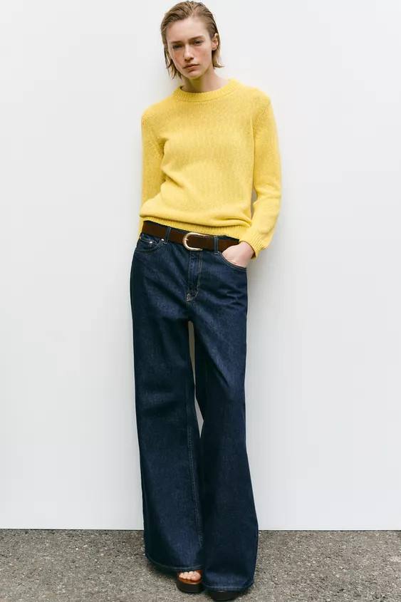 Straight fit round neck long sleeve sweater. Ribbed trim. | Zara US