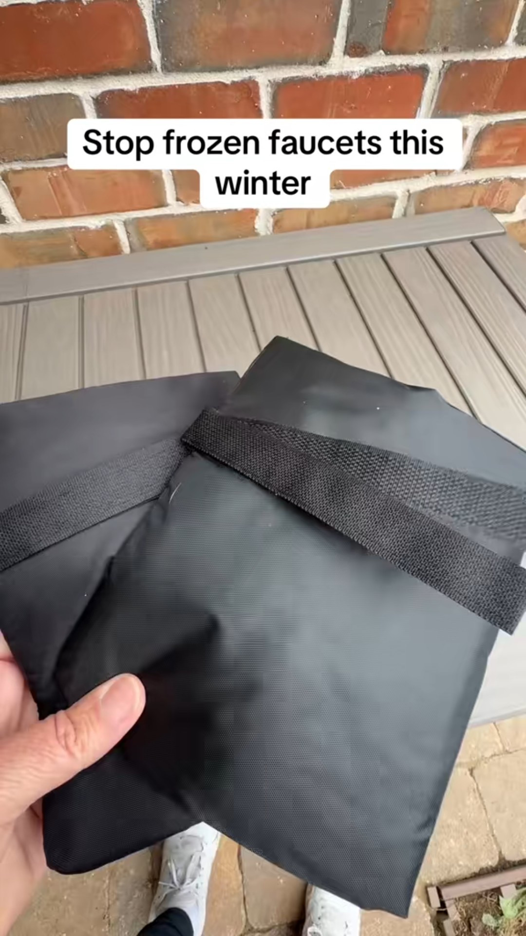 These cotton field faucet socks are a simple winter home fix that helps protect outdoor faucets from snow, rain, ice, and freezing air. The Velcro strap wraps tight and stays in place, so you get better coverage when the weather drops fast. This can help prevent frozen faucets, cracked pipes, and surprise water damage repairs. If you want quick winter prep that actually matters, grab these faucet covers before the next freeze.
#WinterHomePrep
#OutdoorFaucetCover
#FreezeProtection

#LTKHome