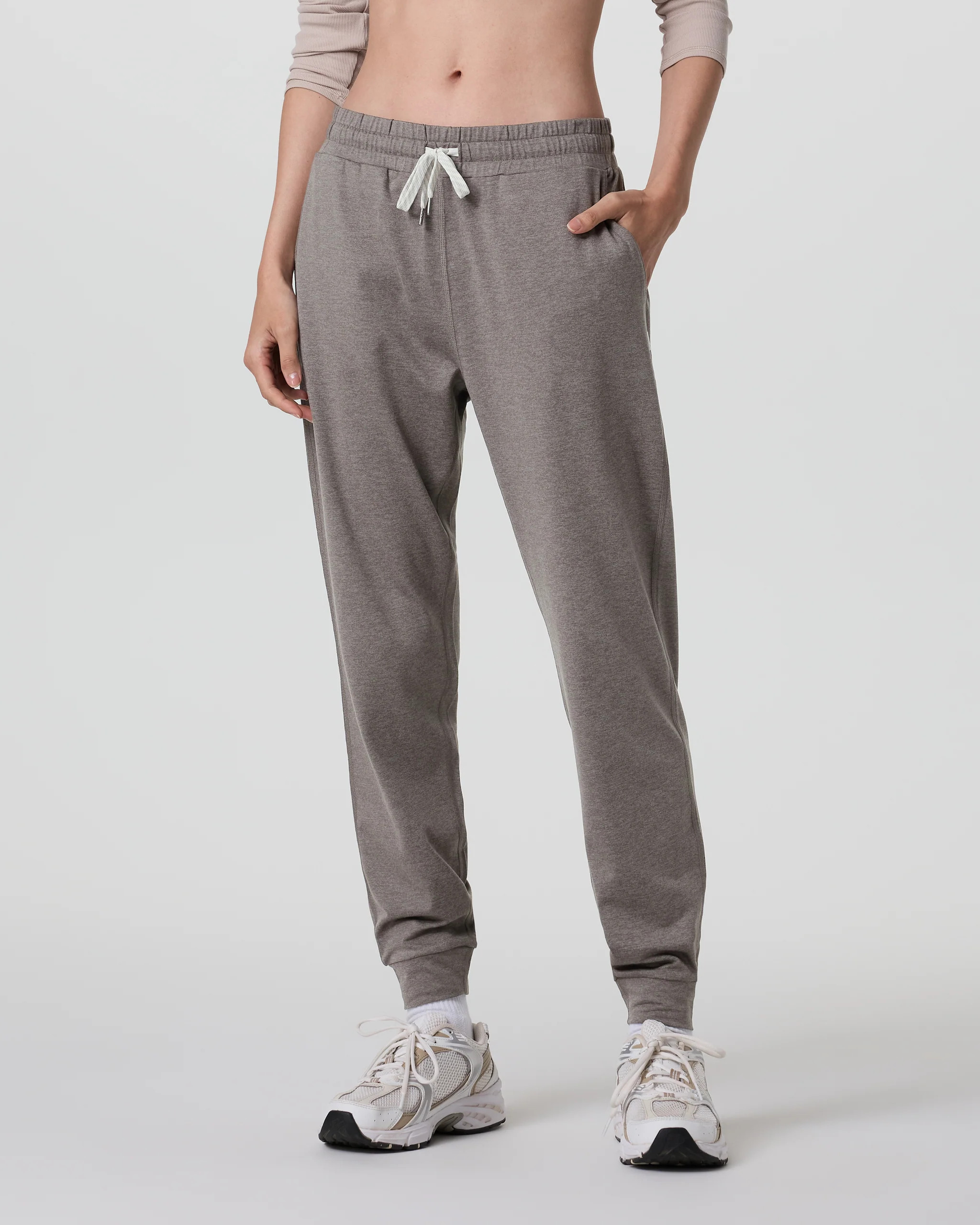 Performance Jogger | Women's Chia Heather Joggers | Vuori | Vuori Clothing (US & Canada)