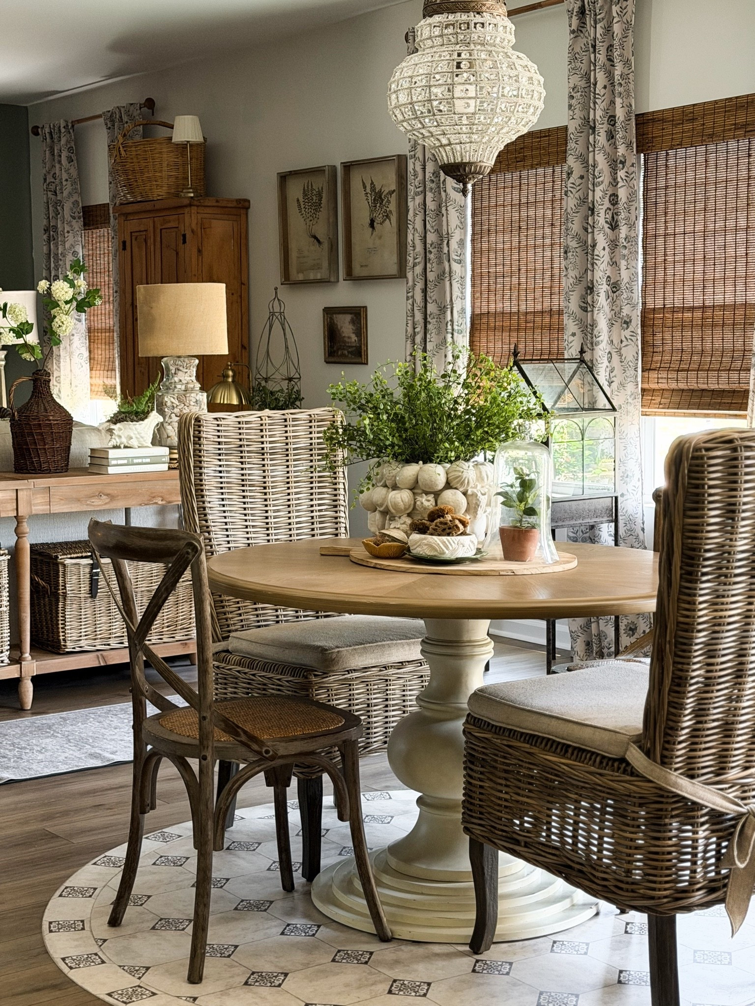 Welcome to our breakfast nook. 🤍 @Antique Farm House

#LTKSeasonal #LTKHome