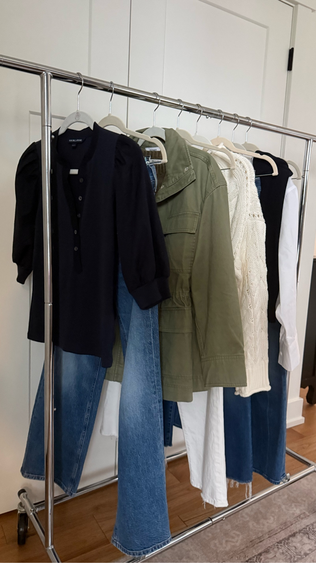 Easy outfit ideas for the week as a busy mom

#LTKootd #LTKgrwm #LTKdayinmylife