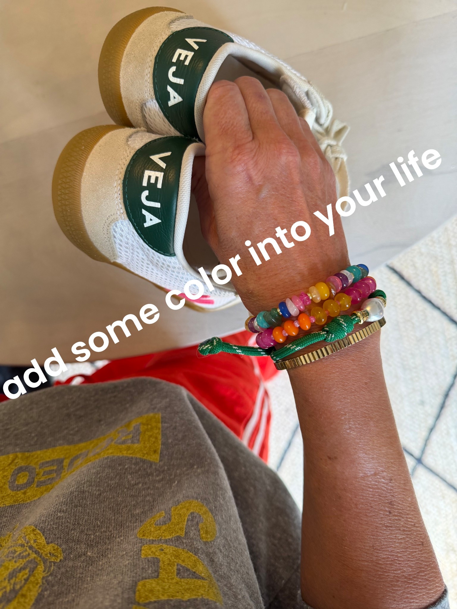 accessories are such an easy way to add color. but don’t be afraid to add multiple colors! it says i didn’t try, and it works!

#LTKOver40 #LTKootd #LTKgrwm