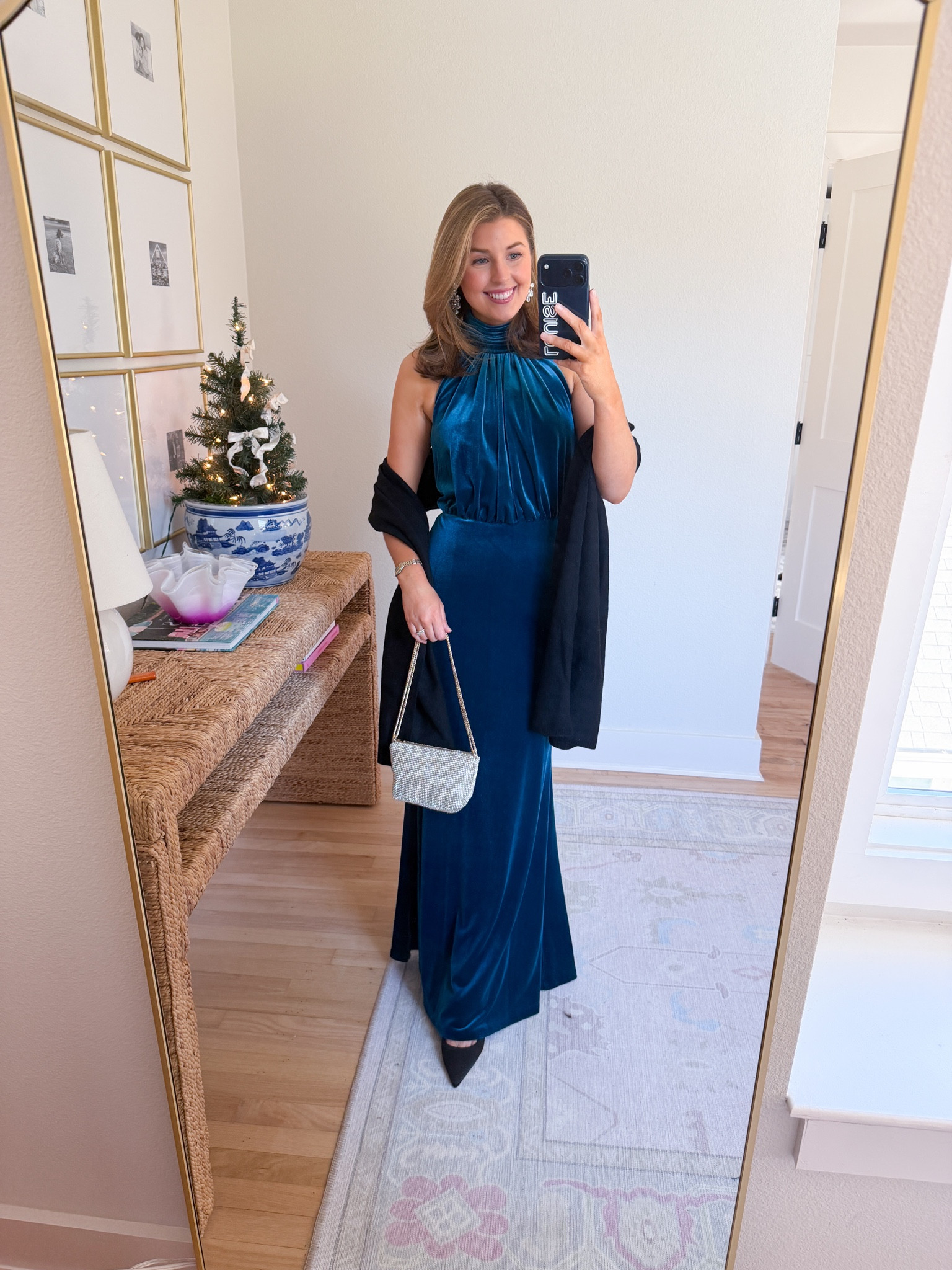 Black tie wedging guest look! Wearing a 2 in dress!