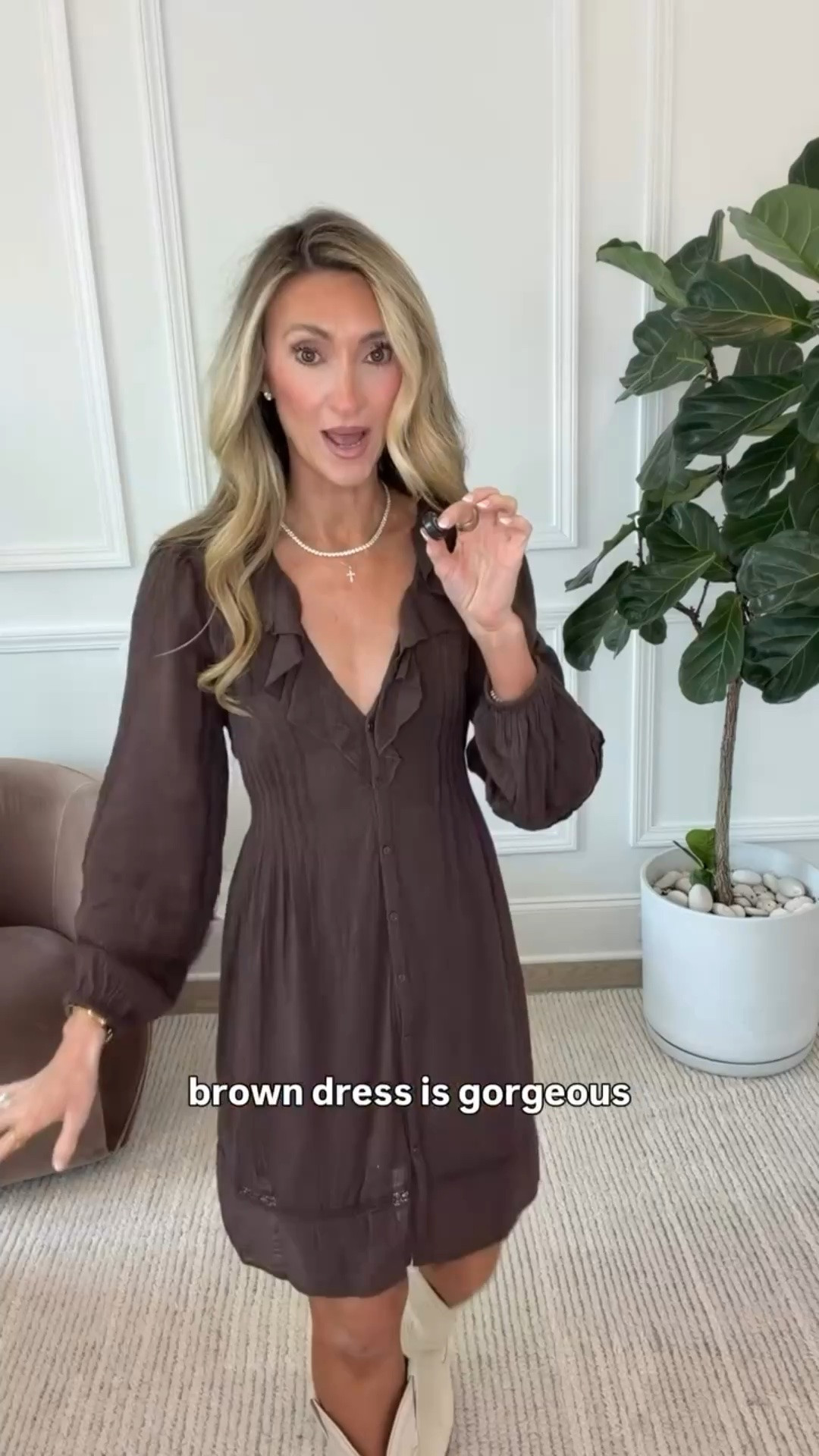 This brown dress is absolutely gorgeous for fall!

Pre fall, fall transition, best jeans, flattering jeans, mom jeans, comfy jeans, fall tops, fall sweater #prefall

#LTKgrwm #LTKootd #LTKSaleAlert