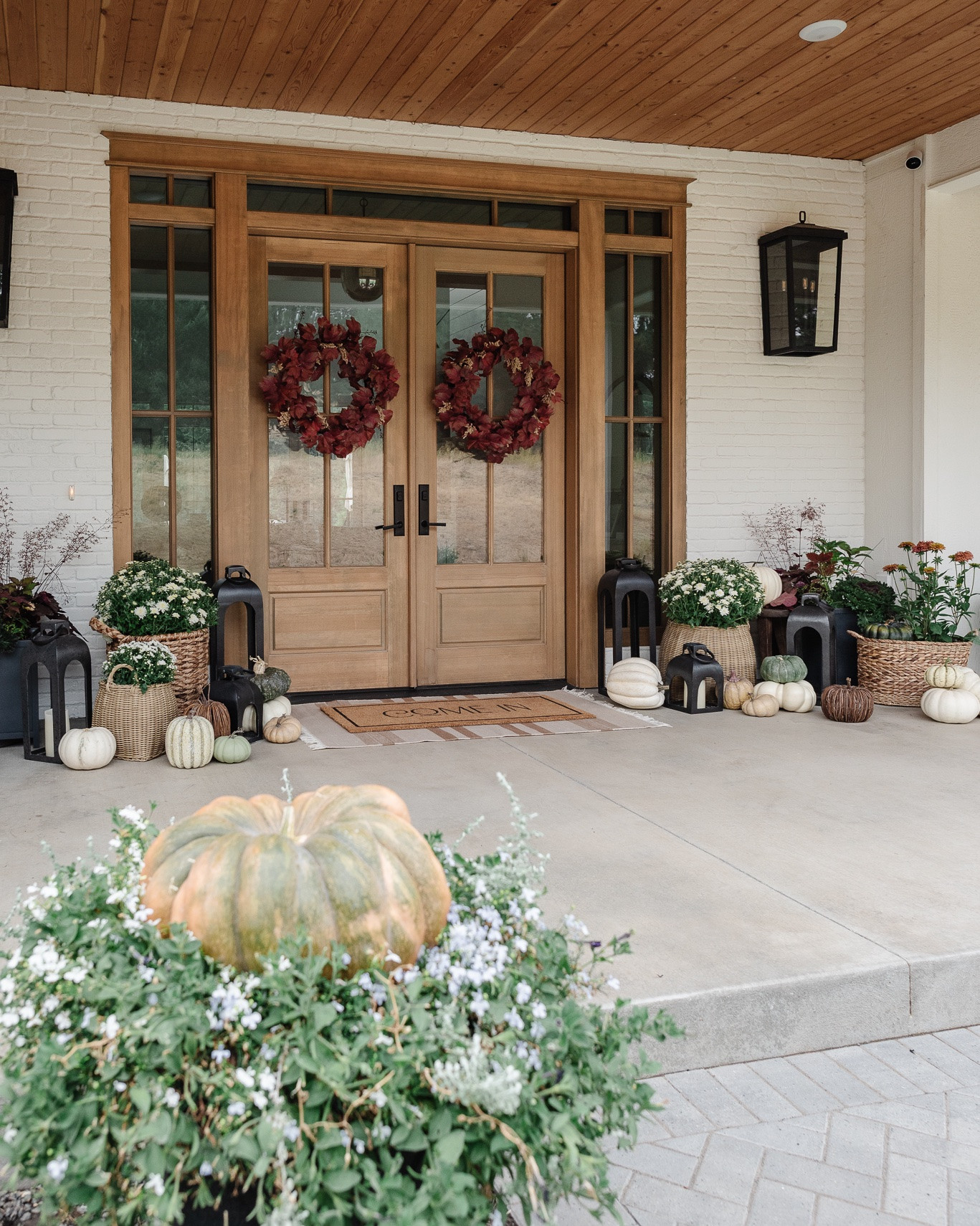 For the girls who want to stop and look at all the details 👀🍂 Linking everything I can from BOTH versions of our fall porch — neutral fall + full-on Halloween. 👻

fall porch decor, fall porch ideas, Halloween porch decor, Halloween porch ideas, neutral fall decor, neutral fall porch, outdoor fall decor, front porch decor, fall front porch, Halloween front porch, neutral Halloween decor, Halloween outdoor decor, fall decorating ideas, Halloween decorating ideas, fall home decor, autumn porch decor, pumpkins, fall wreath, Halloween decorations, spooky porch, cozy fall decor, porch styling, fall entryway, Halloween home decor, October decor, seasonal decor, fall outdoor decorating, Halloween outdoor decorating

#LTKSaleAlert #LTKHome #LTKSeasonal