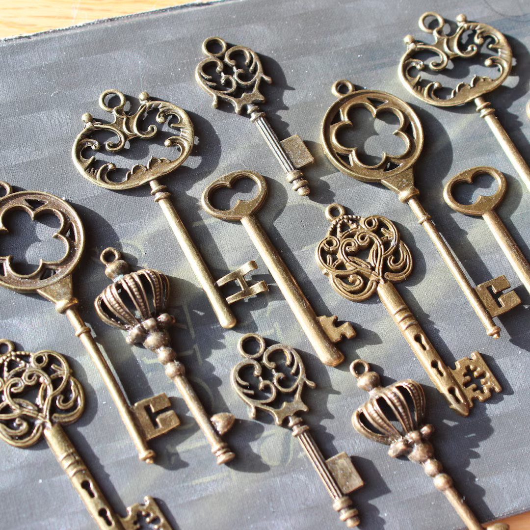 18 Vintage Style Skeleton Keys Collection Antique Brass Alice in Wonderland Party Wedding Decorat... | Etsy (US)