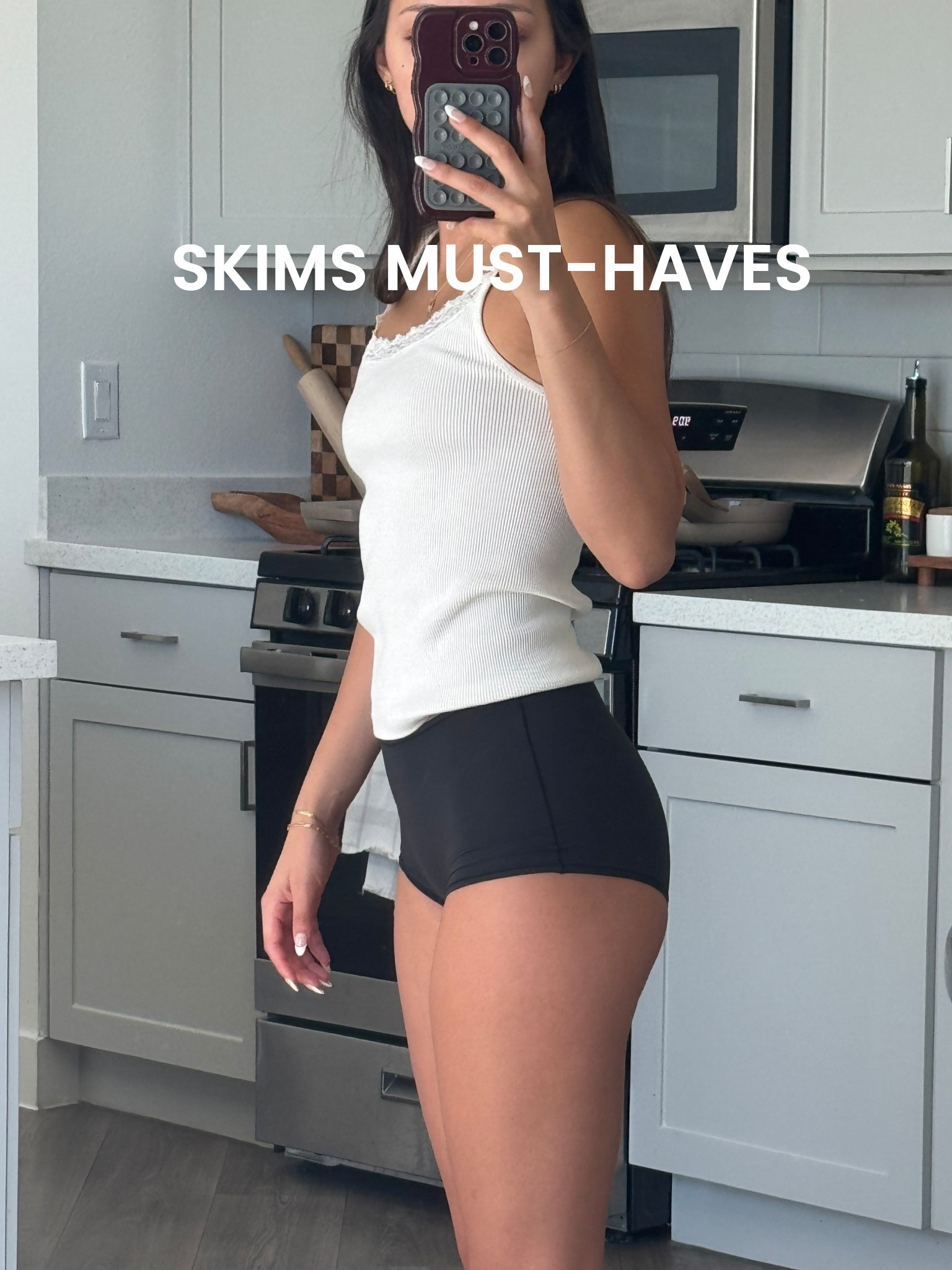 I wear an xs in tops and bottoms for reference! 