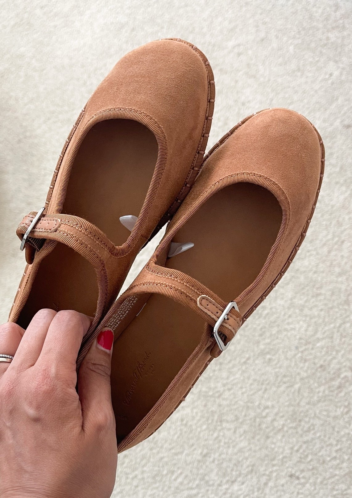 Faux suede flats

#LTKSaleAlert #LTKOver40 #LTKSeasonal