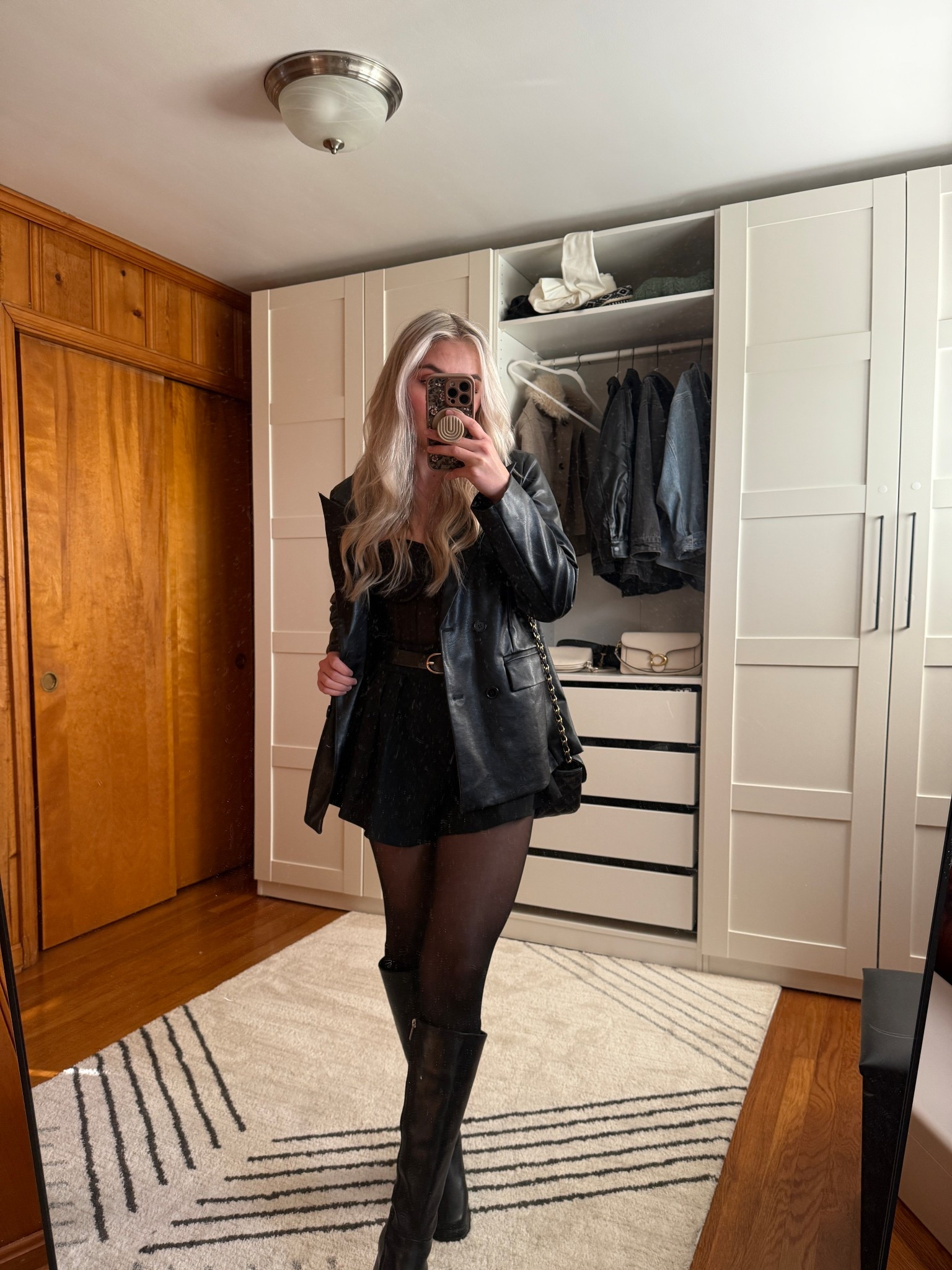 Concert outfit, all black outfit, going out outfit, winter going out, fall outfit, leather jacket, leather blazer, fall 2025, winter 2025, trendy outfit 