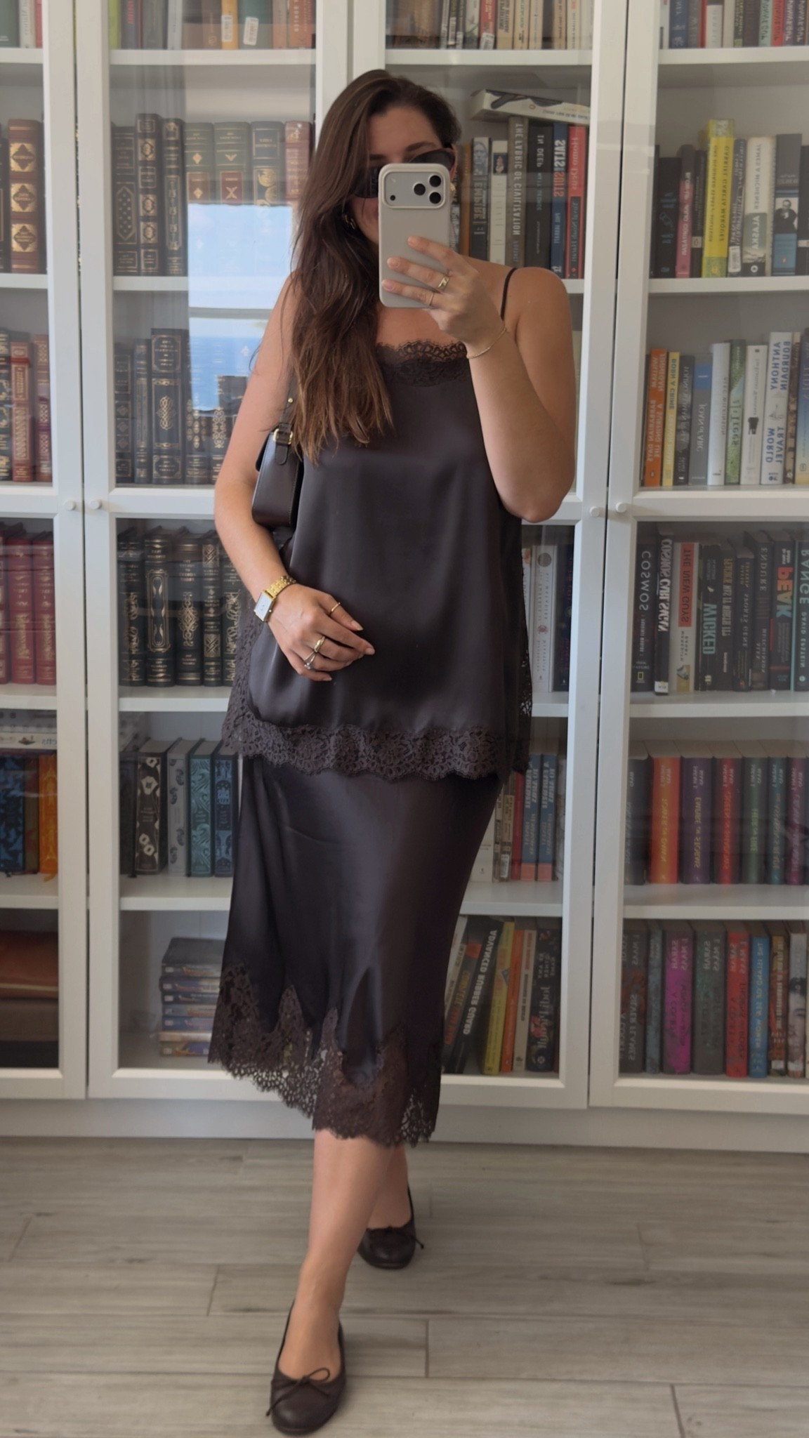 Look du Jour 🤎

Outfit details:
Top + Skirt: @Aritzia (wearing size S in the top and size M in the skirt) 🤎
Flats: @Margaux (my usual size 7, fit TTS and one of my most comfortable pair!)
Purse: @ATELIERS AUGUSTE 

With Amour, M.

#LTKdayinmylife #LTKgrwm #LTKootd