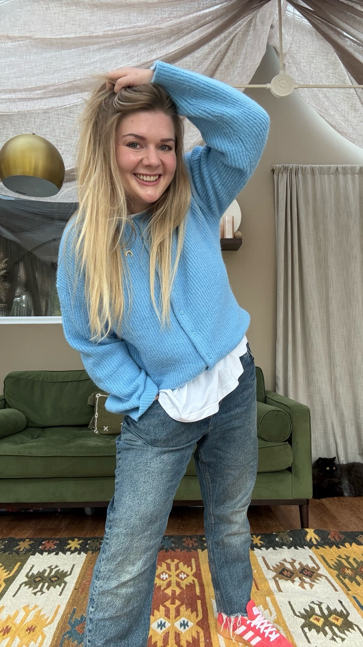 Let’s….struggle to say @missomalondon 

linked on my @ltk.europe (link in bio) & on my stories 

@asos @topshop @adidas #warmspring #autumnoutfits #getdressedwithme #grwm