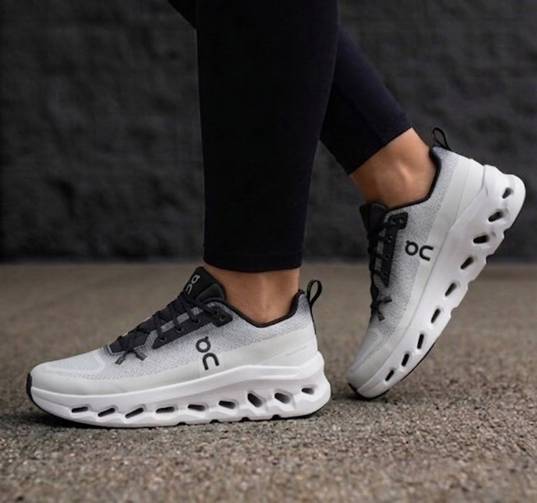 On cloud sneakers runs true to size