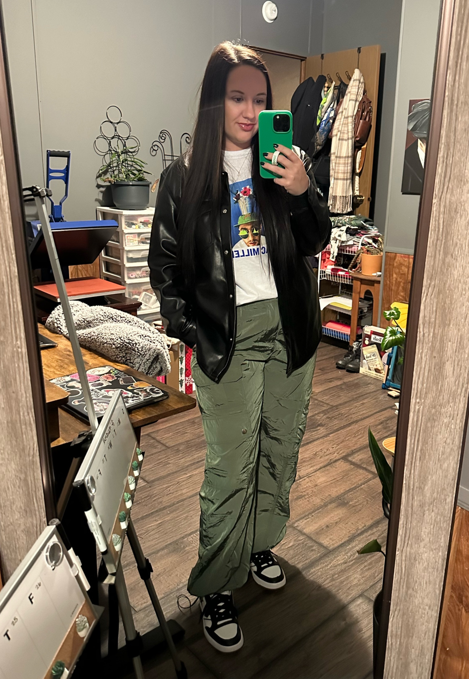 These cargos are 🤌🏼🤌🏼 *chefs kiss* 

#LTKfindsunder50 #LTKworkwear #LTKmidsize