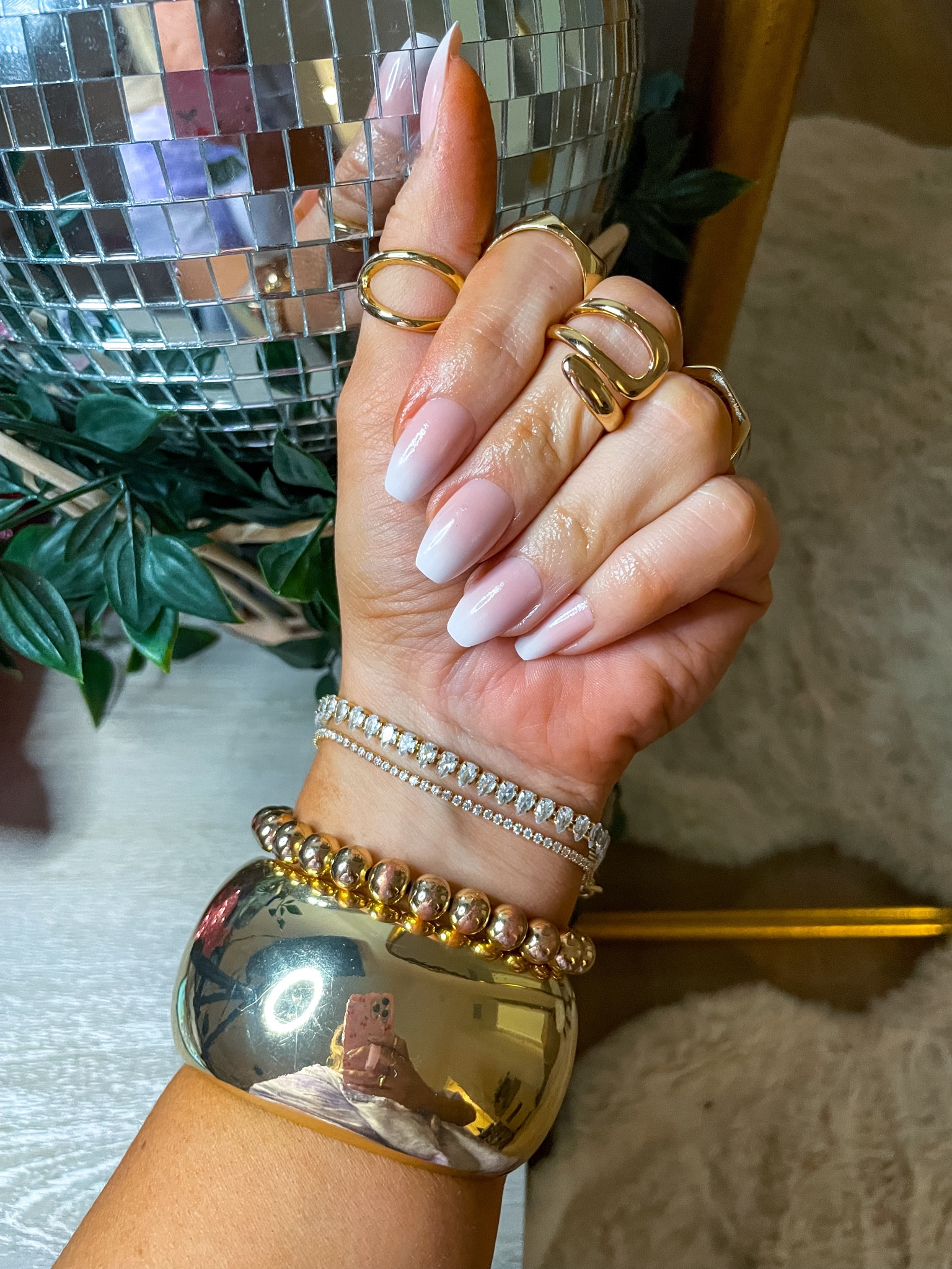 Fresh Nails 💅🏼✨

#Nailspo #FrenchTips #GoldJewelry #Rings #GoldRings #Bracelets #Bangle #PaintLab #AmazonFinds 

#LTKStyleTip #LTKxPrimeDay #LTKBeauty