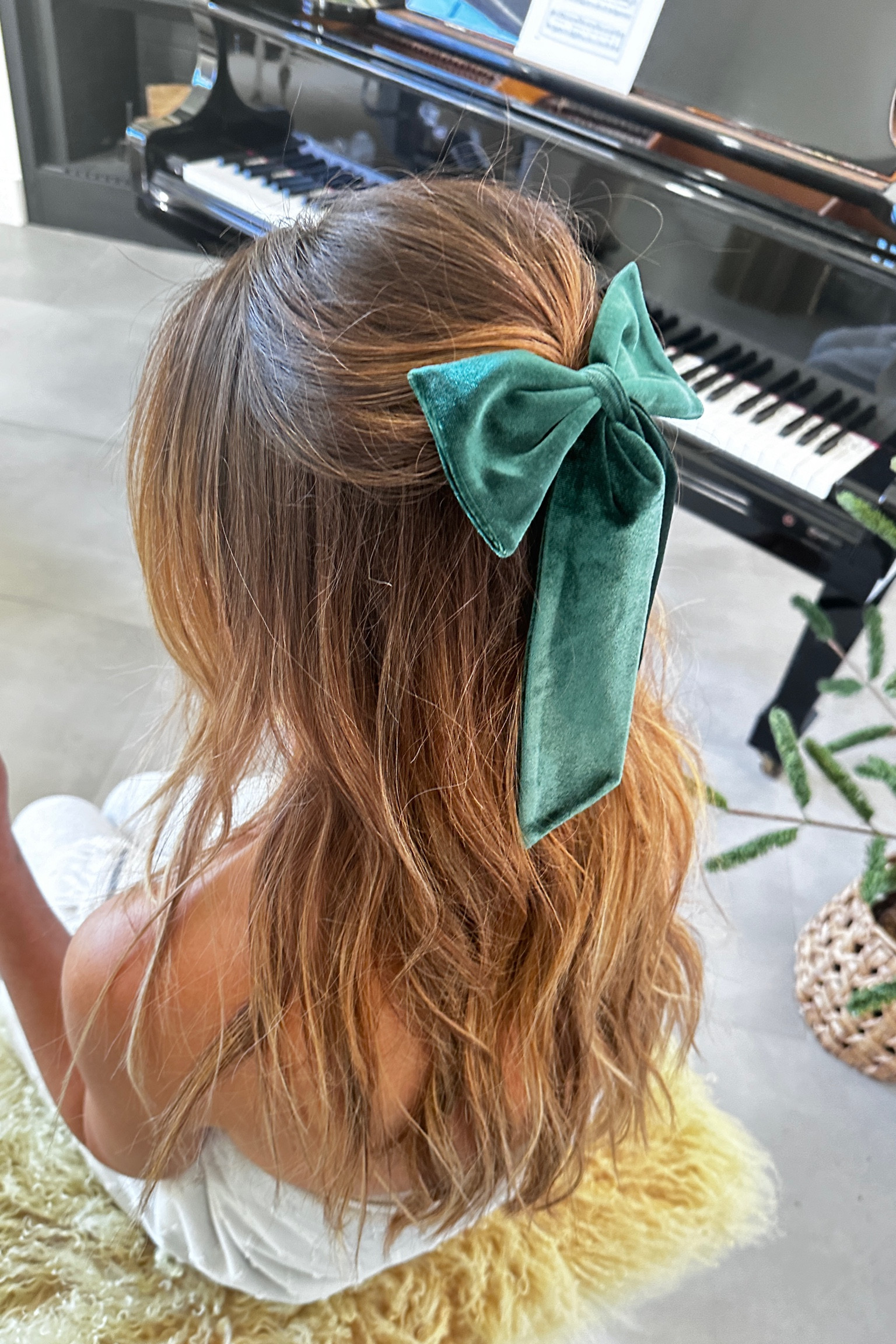 Cutest holiday hair with a velvet bow 

Velvet bow | J crew | sale | christmas hair | holiday hair | Holiday outfit | party | Christmas outfit 

#LTKSeasonal #LTKstyletip #LTKHoliday