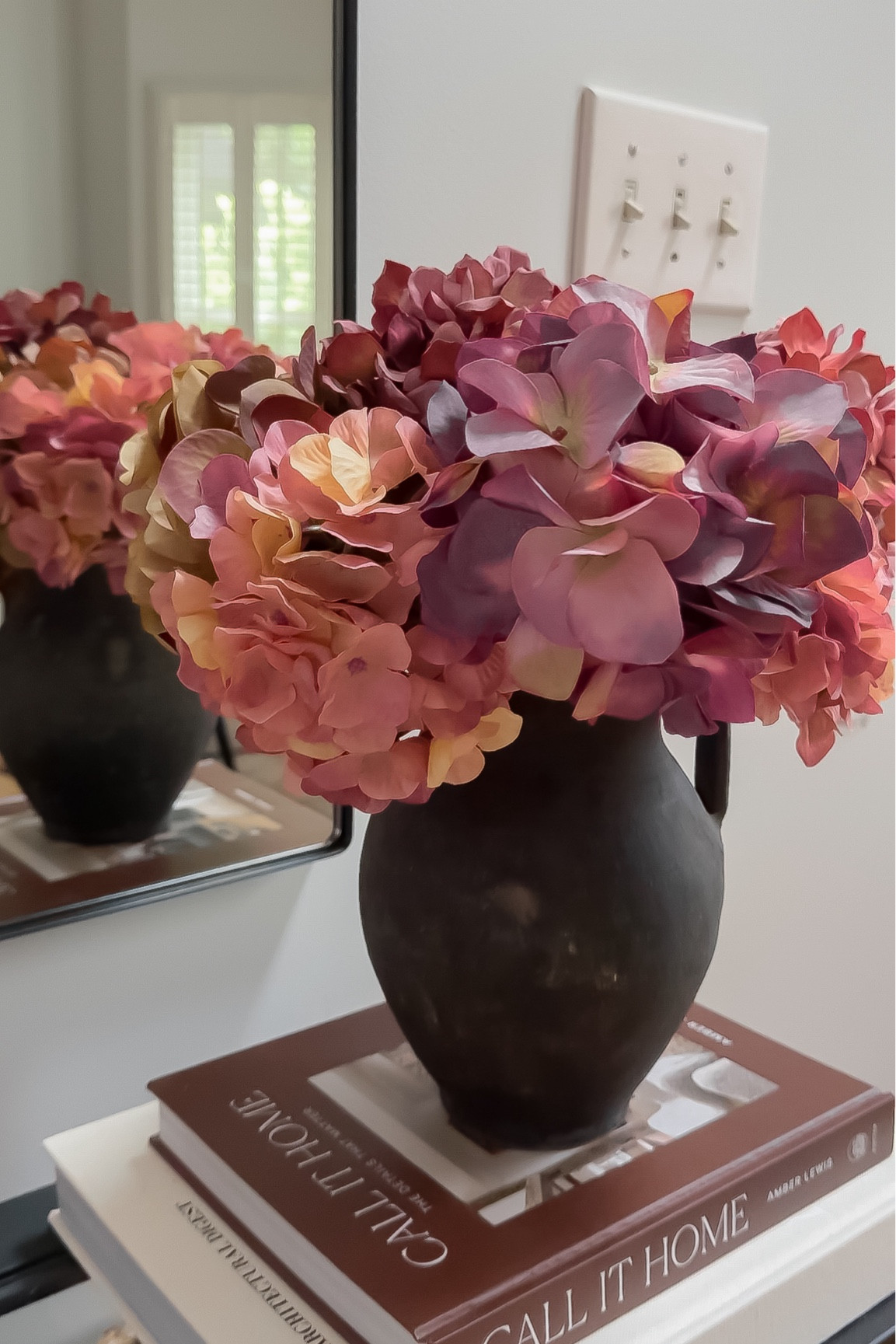 This is a mix of high-end and low-end faux hydrangea 🌸

#LTKHome #LTKFallSale #LTKSaleAlert