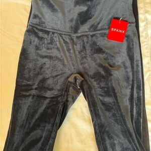 NWT Spanx Velvet Leggings | Poshmark