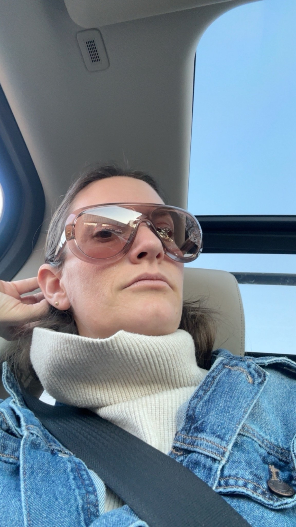 Effortless layers, elevated mood.

A soft ribbed turtleneck, lived-in denim, and oversized tinted frames—proof that comfort and confidence can absolutely coexist. When you build a wardrobe around pieces that feel good and look intentional, even a car-ride moment becomes a whole vibe.

DM me to book your private styling session ✨

#LTKFindsUnder100 #LTKootd