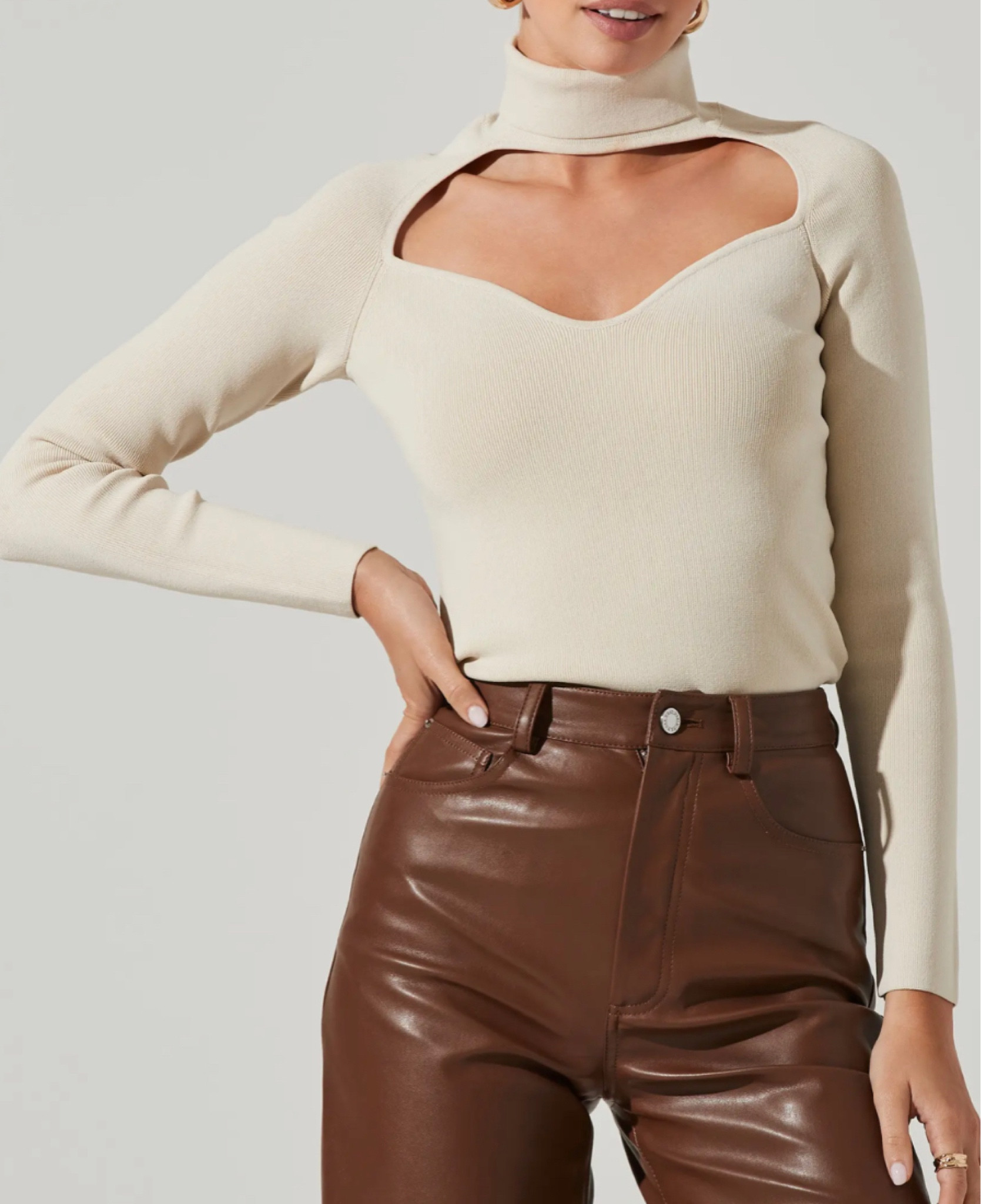 Turtleneck sweater 
Sweater 

#LTKFind #LTKunder100 #LTKstyletip