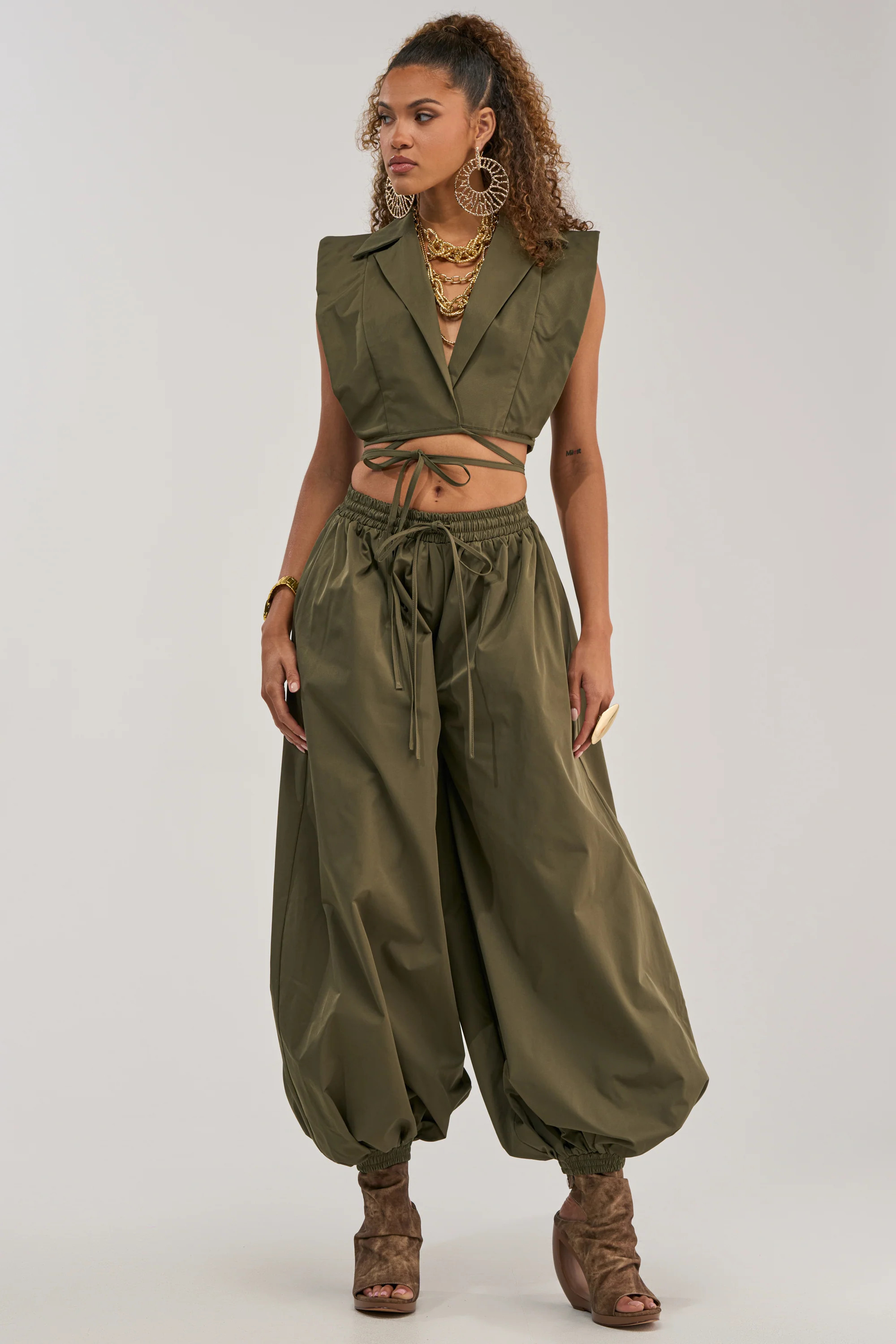 GUESS WHO BALLOON PANT IN OLIVE | AKIRA