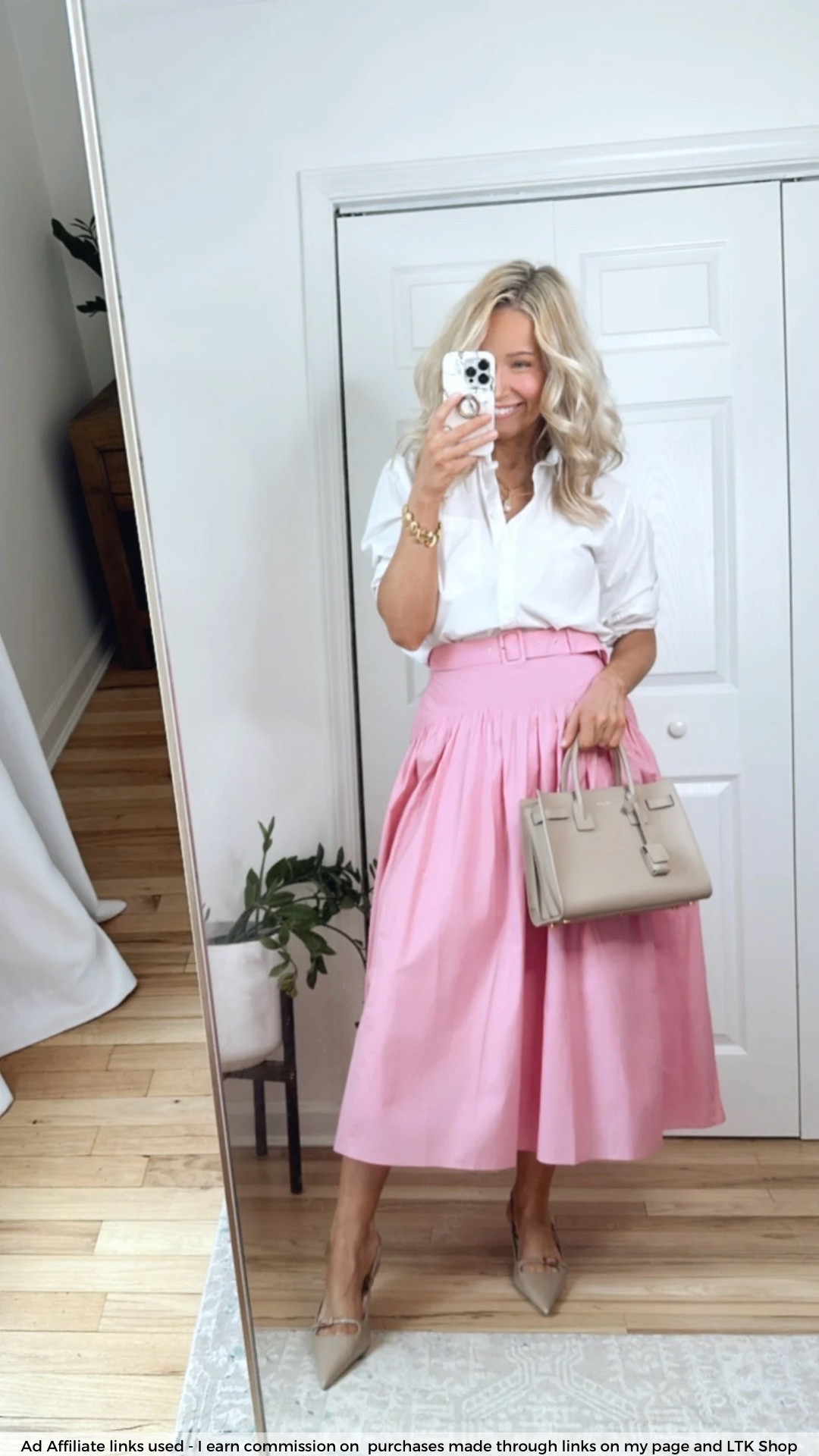 Spring fashion
Pink midi skirt
Spring work wear 