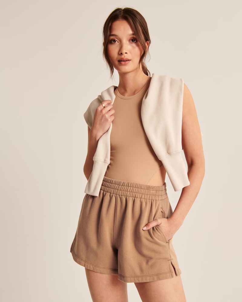 Sunday Shorts | Abercrombie & Fitch (US)