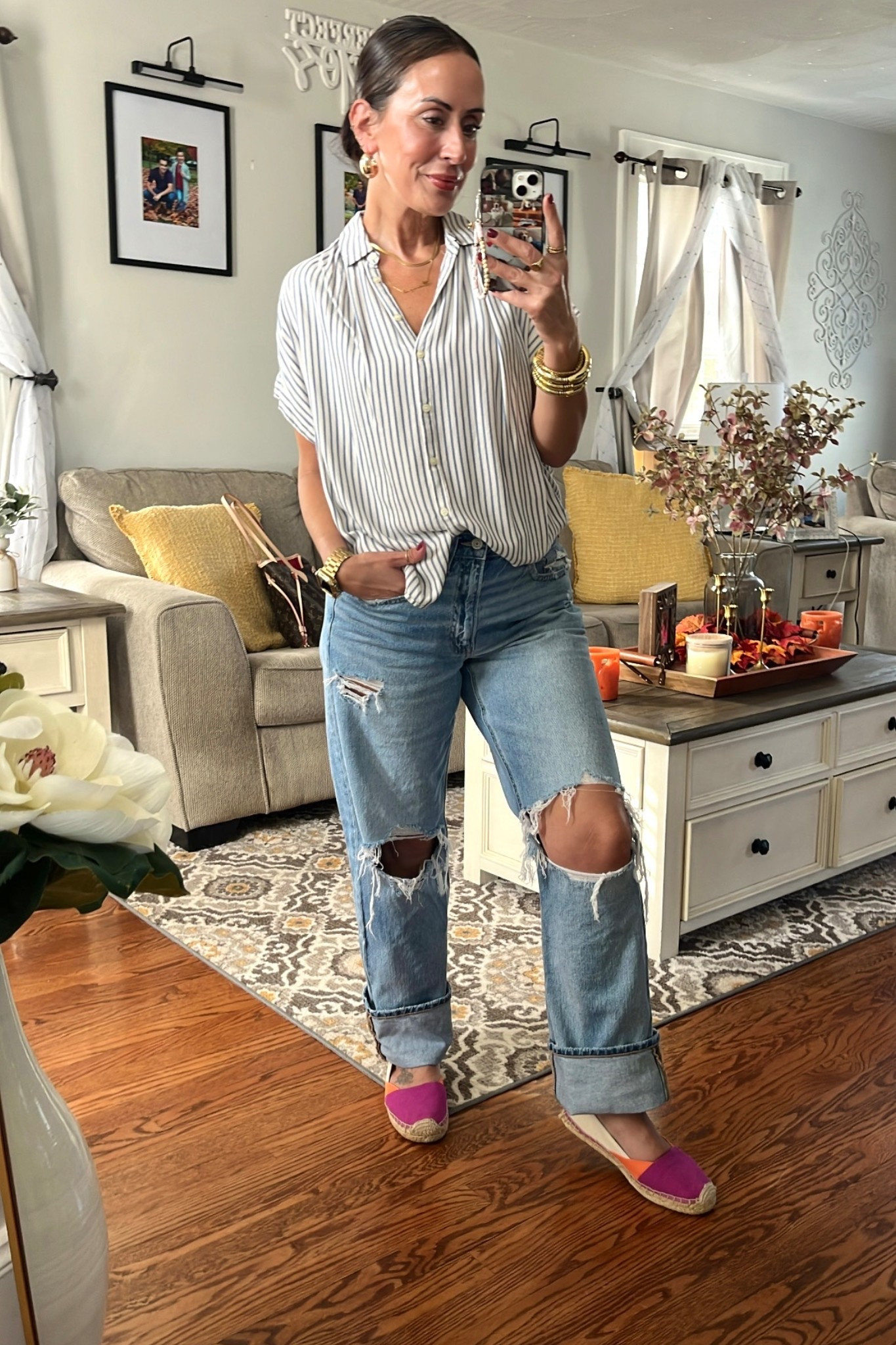 Mixing color and stripes. I like it 

#LTKStyleTip #LTKOver40 #LTKFindsUnder100