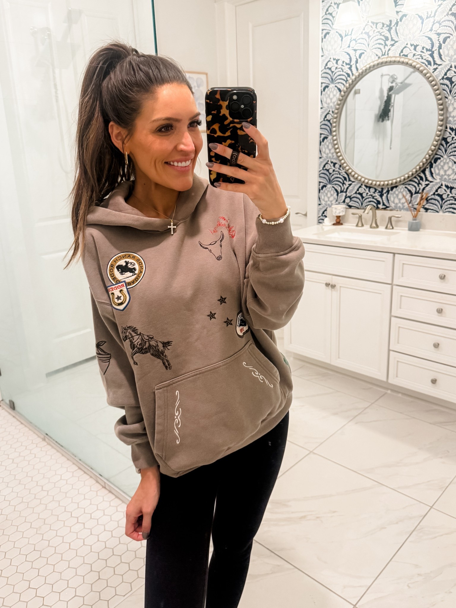 Wearing my TTS XS in my both top and bottom.



#LTKMidsize #LTKFindsUnder100 #LTKootd