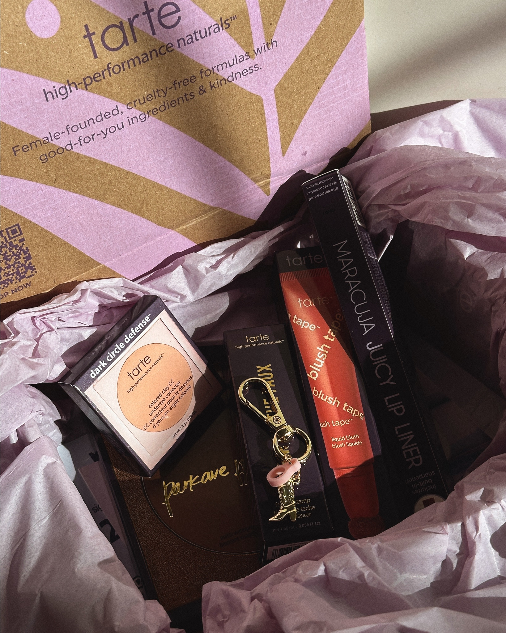 tarte x Tianna collab make up look🌟

linked the shades I got, too! 

tarte cosmetics makeup, tianna robillard, makeup look, easy makeup, quick makeup, 5 minute makeup, tarte cosmetics

#LTKGiftGuide #LTKBeauty #LTKgrwm