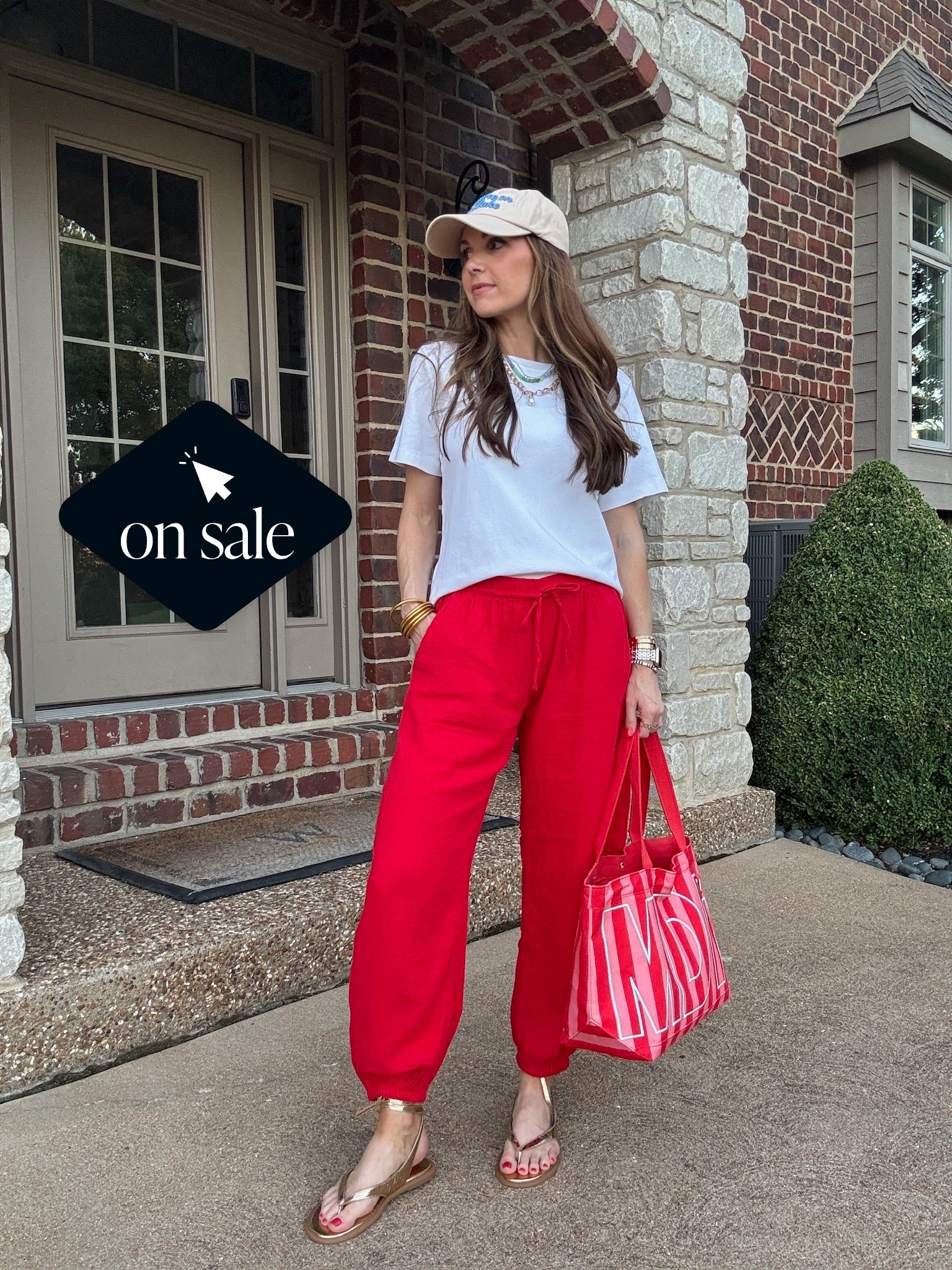 These cute @gap pants are lightweight and great for summer, they’re also on sale!

#LTKSaleAlert