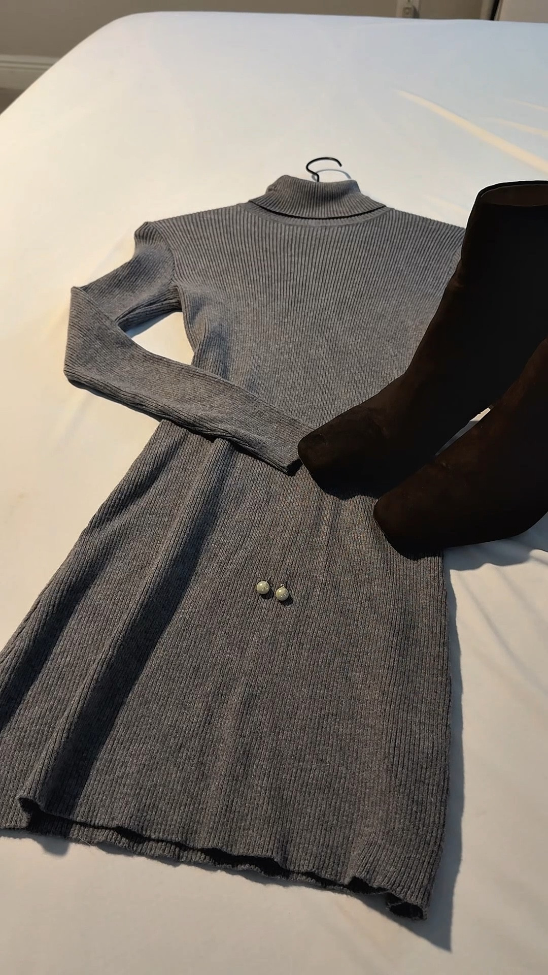 Falling for cozy chic 🍂 The perfect look to take you from brunch to date night, all while embracing those crisp fall vibes 🤎✨

#FallFashion #CozyChicStyle #OOTDInspo #NeutralOutfits #FallVibesOnly #StyleInspo #WardrobeGoals #ChicAndCozy #AutumnStyle #EverydayElevated

#LTKWedding #LTKSaleAlert #LTKSeasonal