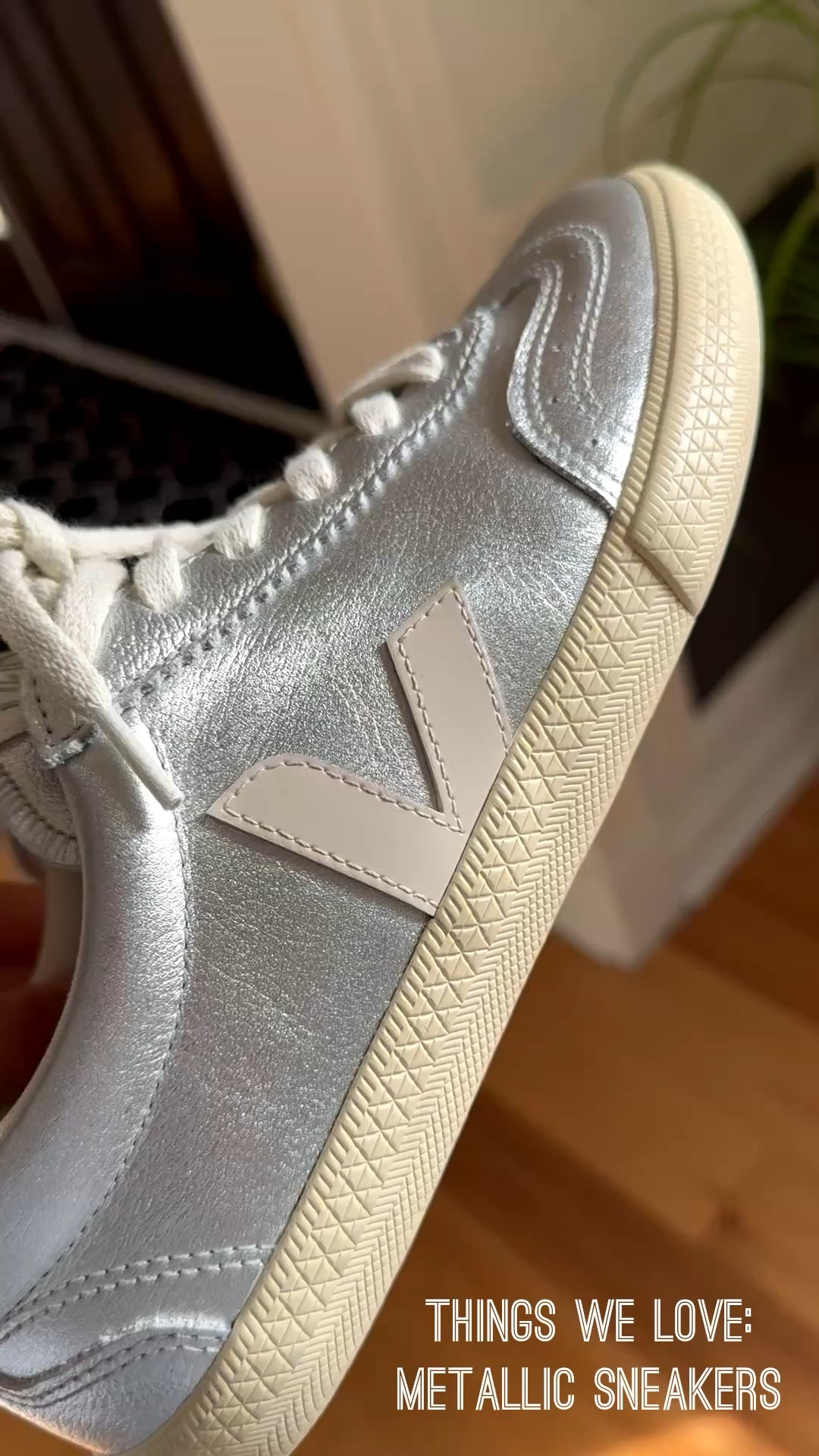 My go-with-everything sneaker lately ✨

If you want something that’s neutral but not boring, these are such an easy swap for basic whites.

They add a little interest without feeling loud — and still go with everything from leggings to jeans.

#LTKSaleAlert #LTKootd #LTKmomlife