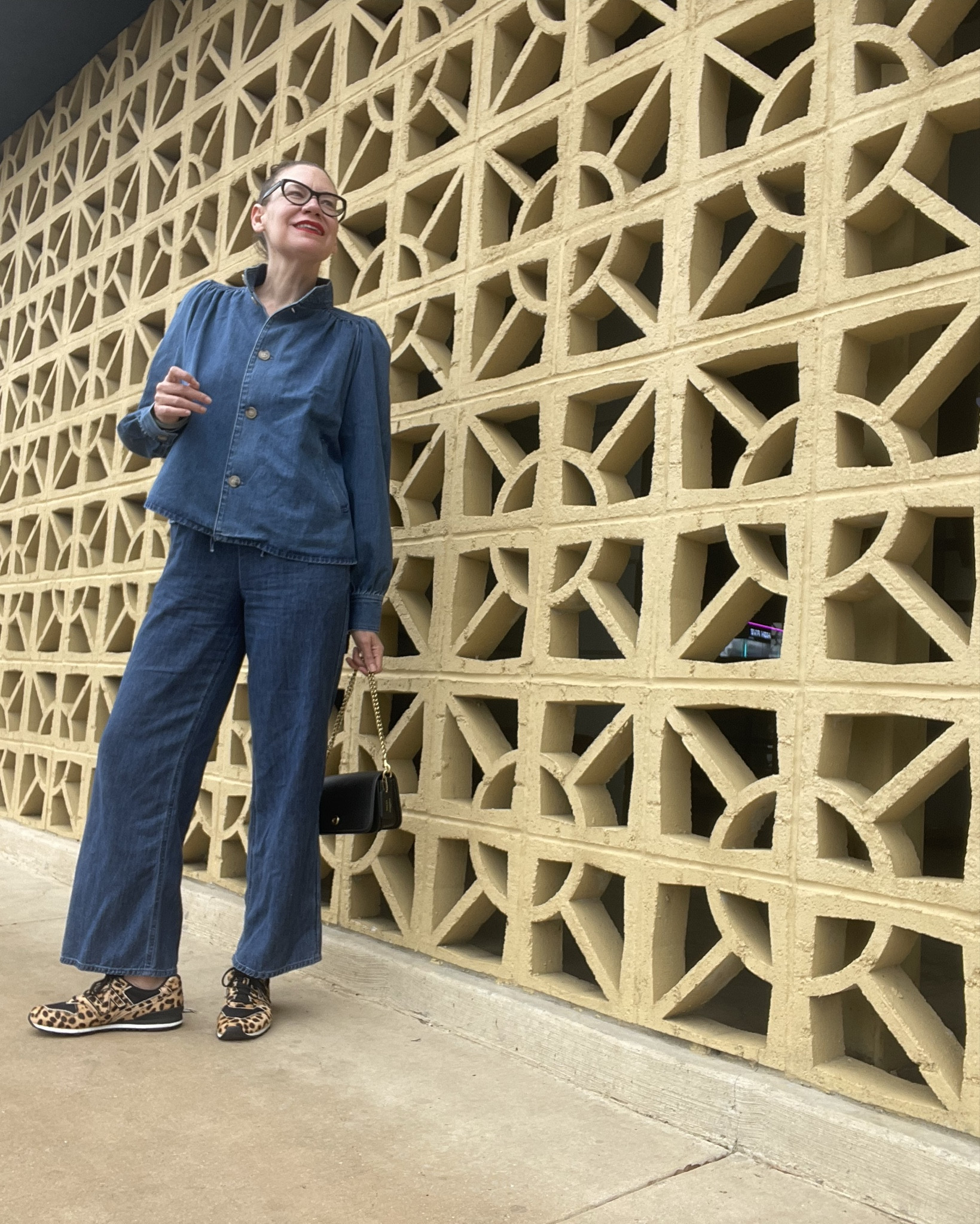 Monday Blues ( is the cure oversized denim and pops!?!? If nothing it’s a red lip 😉) #investmentpiece 

#LTKootd #LTKdayinmylife #LTKOver40