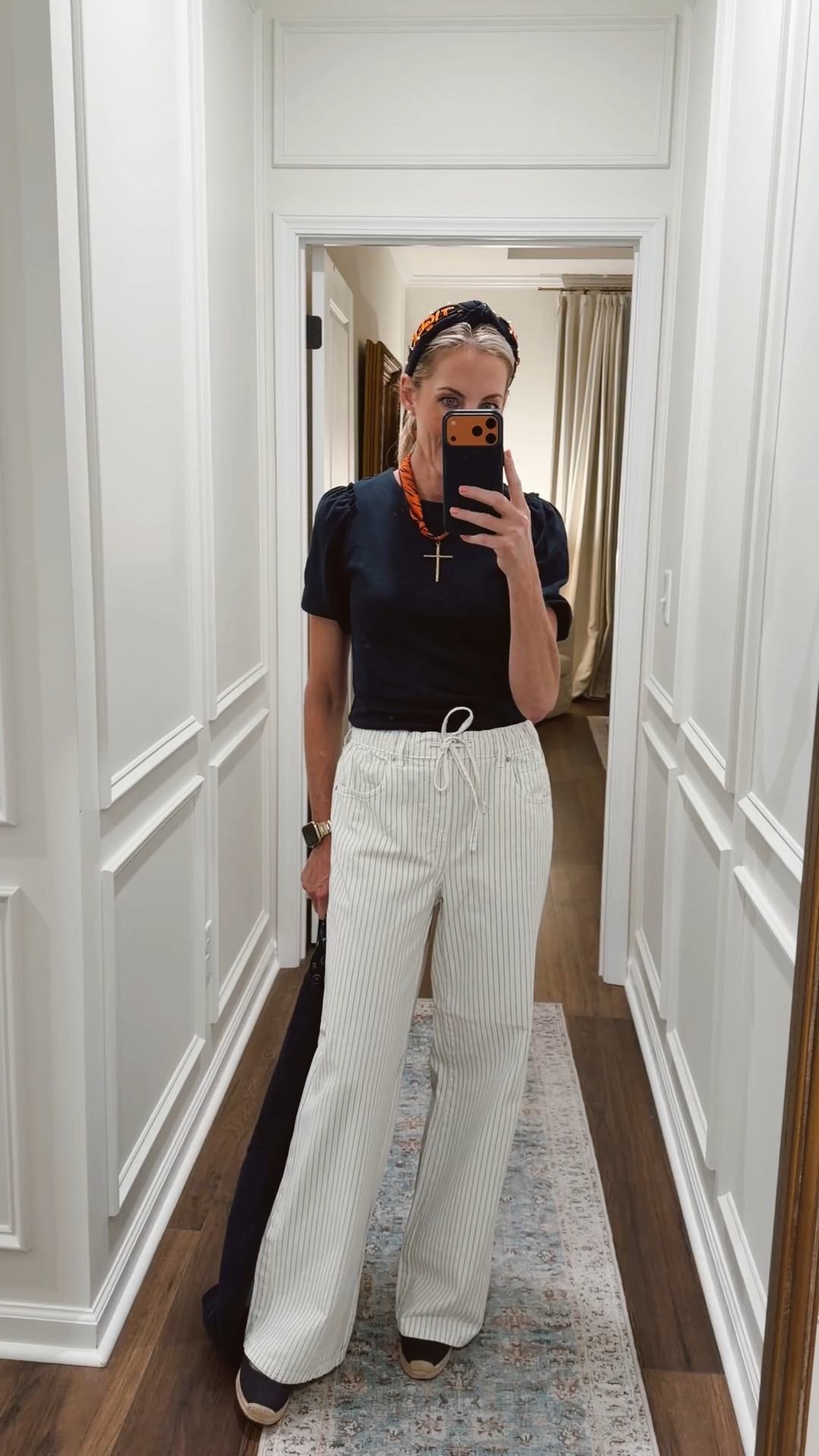 One of the biggest spring trends is here and it’s easy, flattering, and under $30. These pull on elastic waist jeans with the subtle indigo stripe are such a good throw-on-and-go pant for spring and summer. I also linked two solid color options, and every top styled with them is under $30 too, so you can switch it, change it, and rearrange it so many different ways. Wearing an extra small in all.

Comment PANTS and I’ll send you all the links.