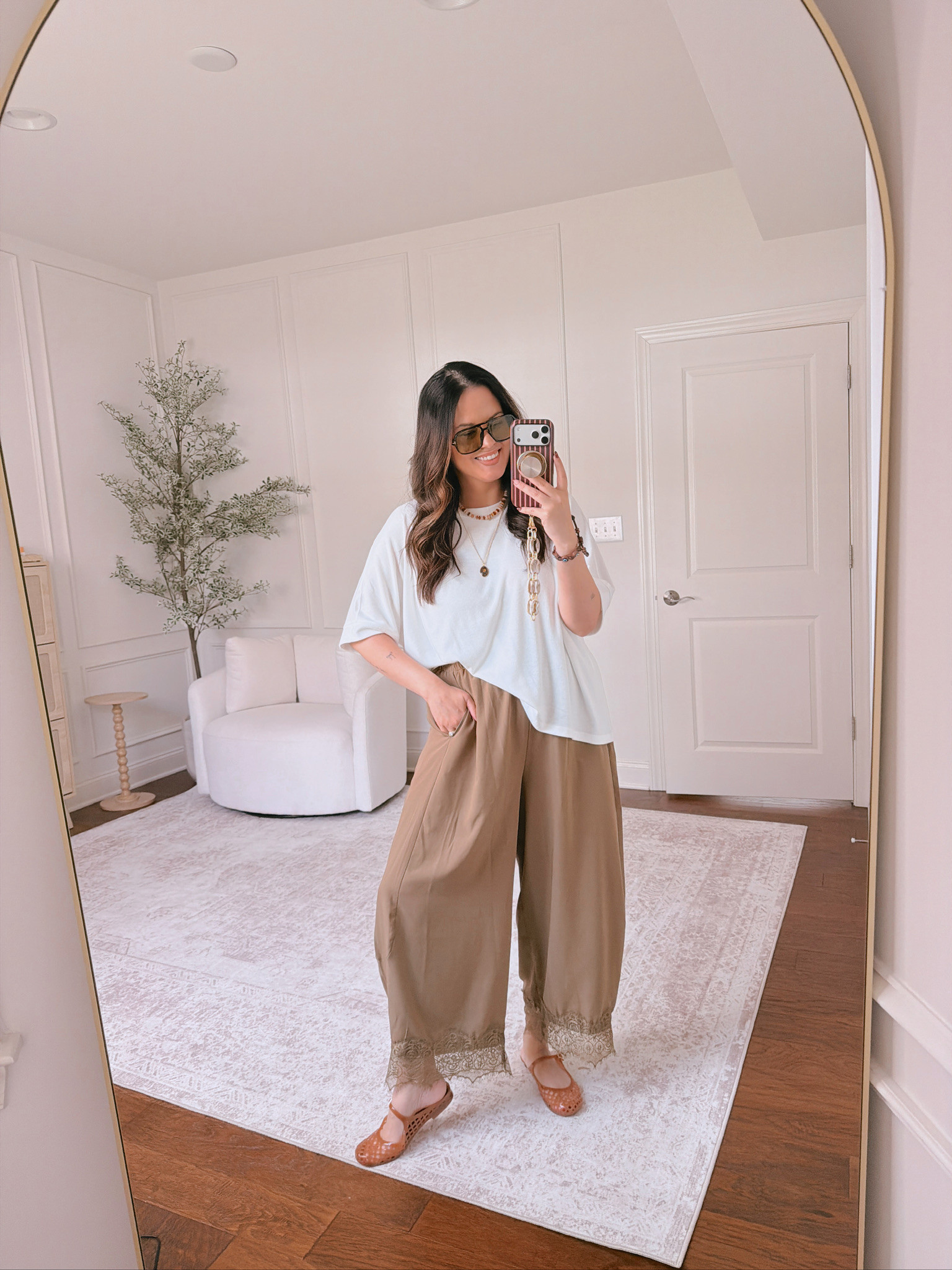 wearing a large in the top, XL in the bottoms 

 #LTKSeasonal #LTKMidsize