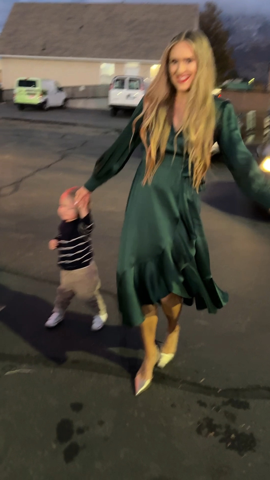 Christmas dress, party dress, Christmas party, plaid 

#LTKParties #LTKSeasonal #LTKFindsUnder50