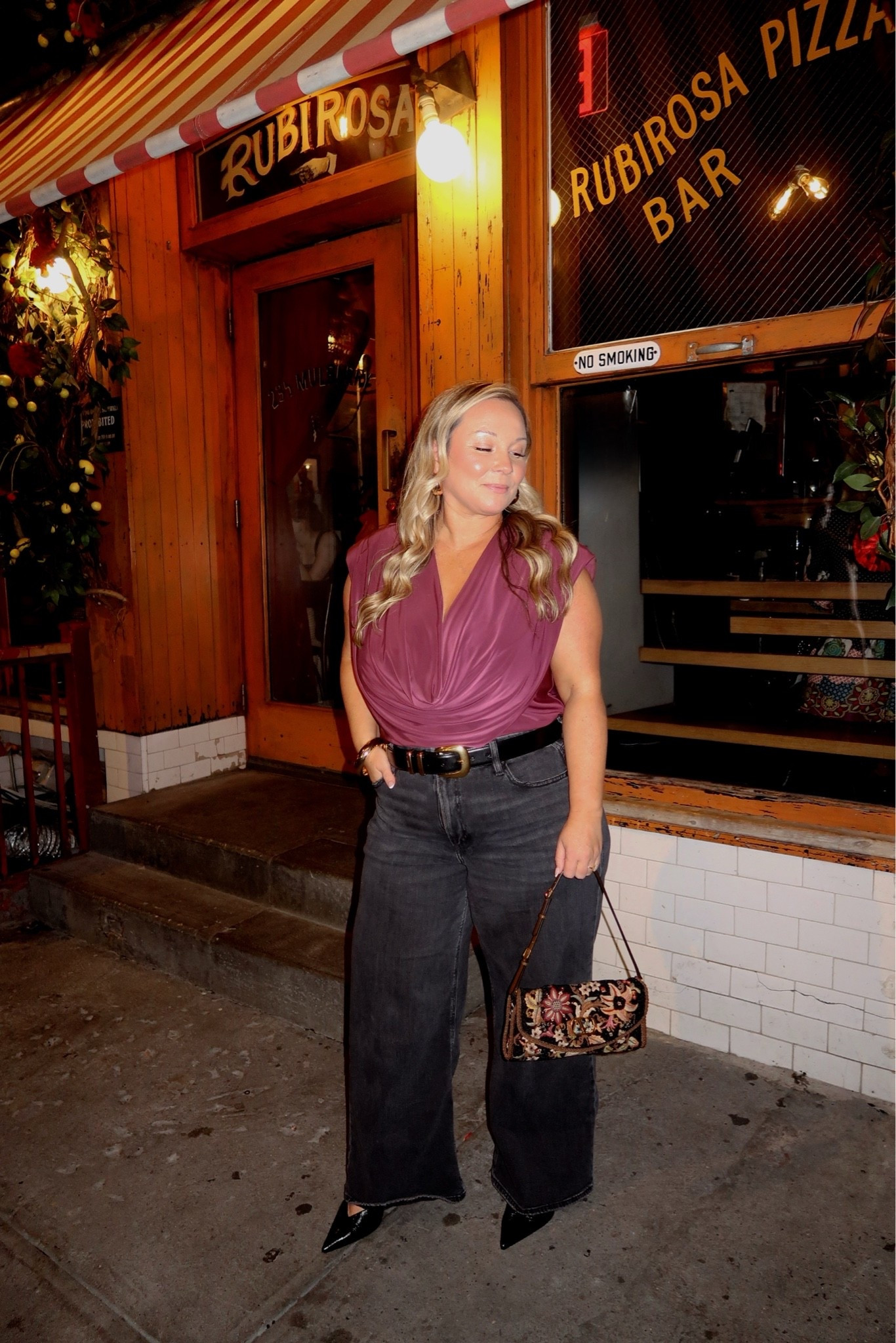 @Aritzia top size LARGE 
@American Eagle Outfitters jeans size 14 SHORT 

Fall style, NYFW, fall outfit, wide leg jeans, denim, black jeans, petite style, fall trends, workwear style, office outfit, business casual, street style

#LTKNYFW #LTKMidsize #LTKPetite