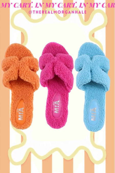 $12 H slippers?? You betcha I snagged these!! Sizes selling FAST so grab yours now!


#LTKFindsUnder50 #LTKShoeCrush #LTKStyleTip